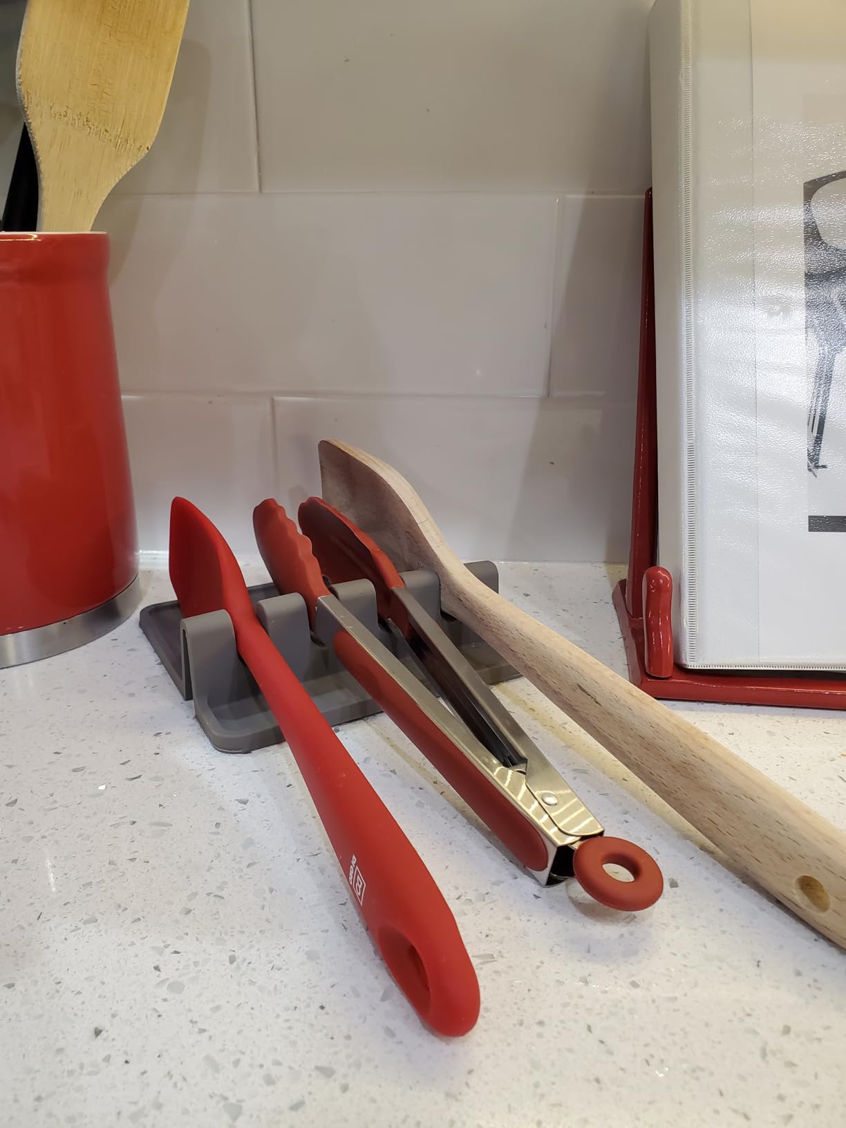 Zulay Kitchen Spoon Rest - High Heat-Resistant Silicone Drip Pad for Multiple Utensils customer photo 2