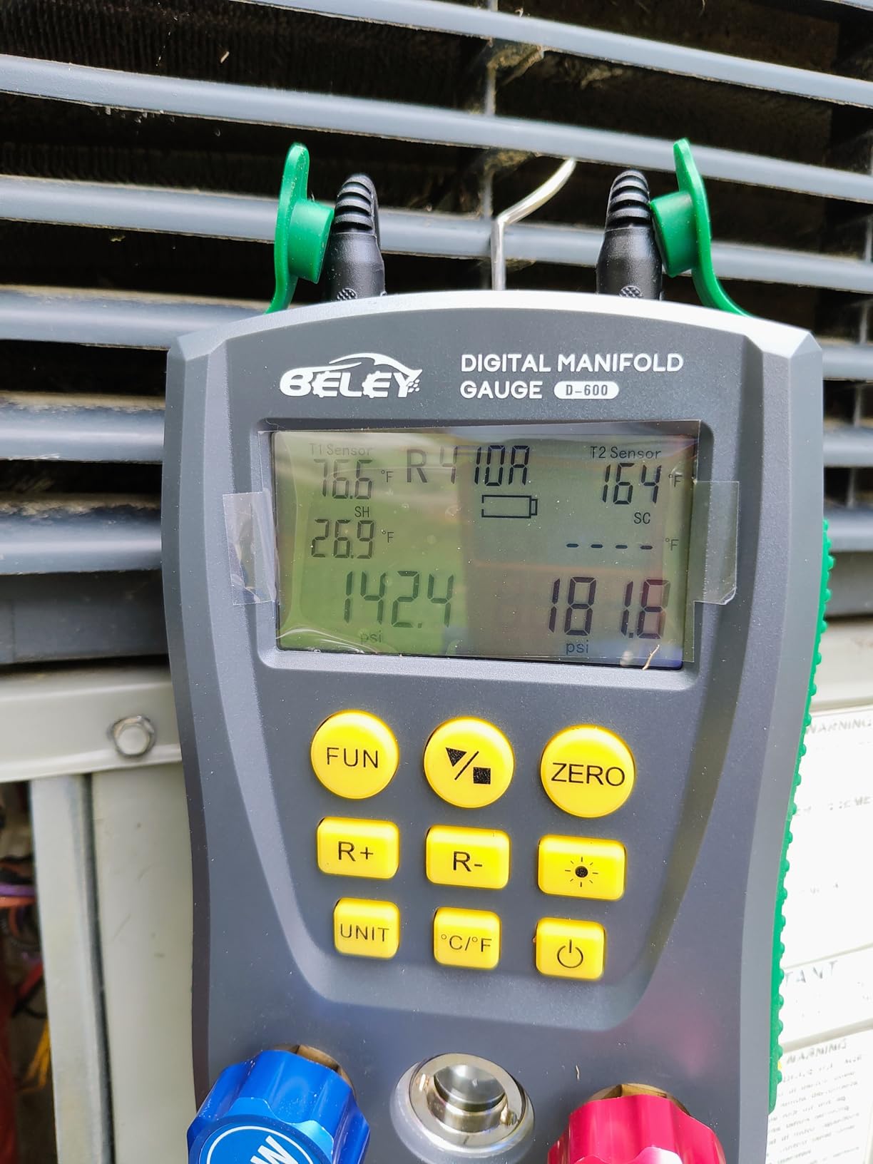 BELEY Digital Manifold HVAC Gauge Set,93 Refrigerants Dual Pressure&Temp Test with Temperature Clips and Hoses Vacuum AC Gauges for R1234YF R134A R404A R410A R32 R744(CO₂) customer photo 2