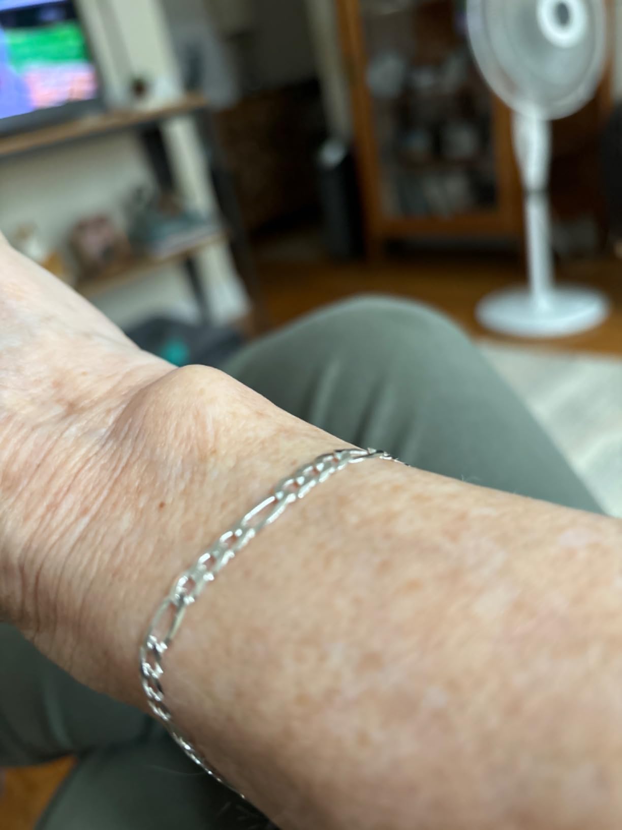 Solid 925 Sterling Silver Italian 5mm Diamond-Cut Figaro Chain Bracelet for Women Men, Made in Italy customer photo 2