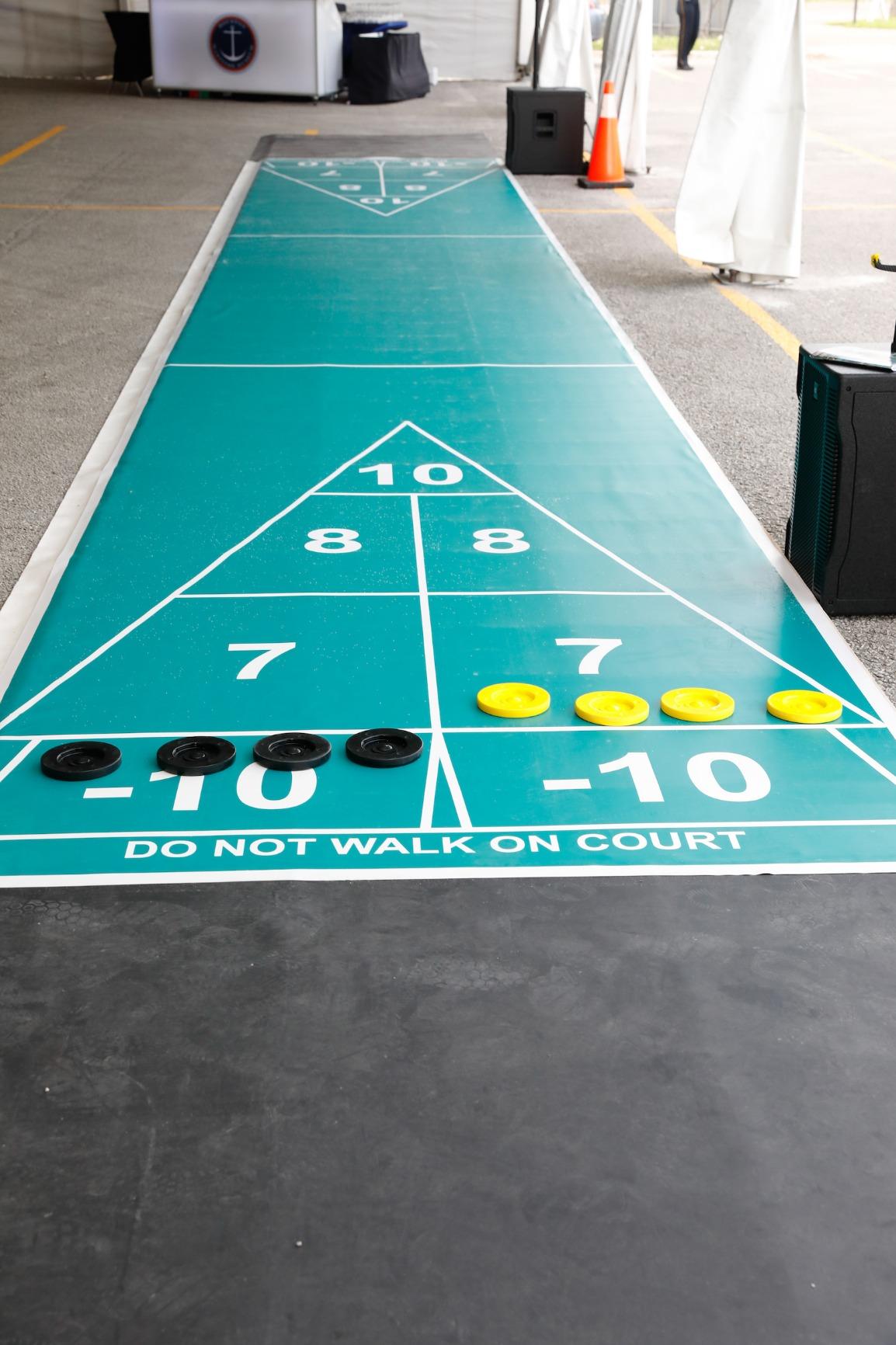 Allen Shuffleboard Premium Shuffleboard Set with Tournament Discs, 4 Continental Cues, Disc Carrier, Rules customer photo 1