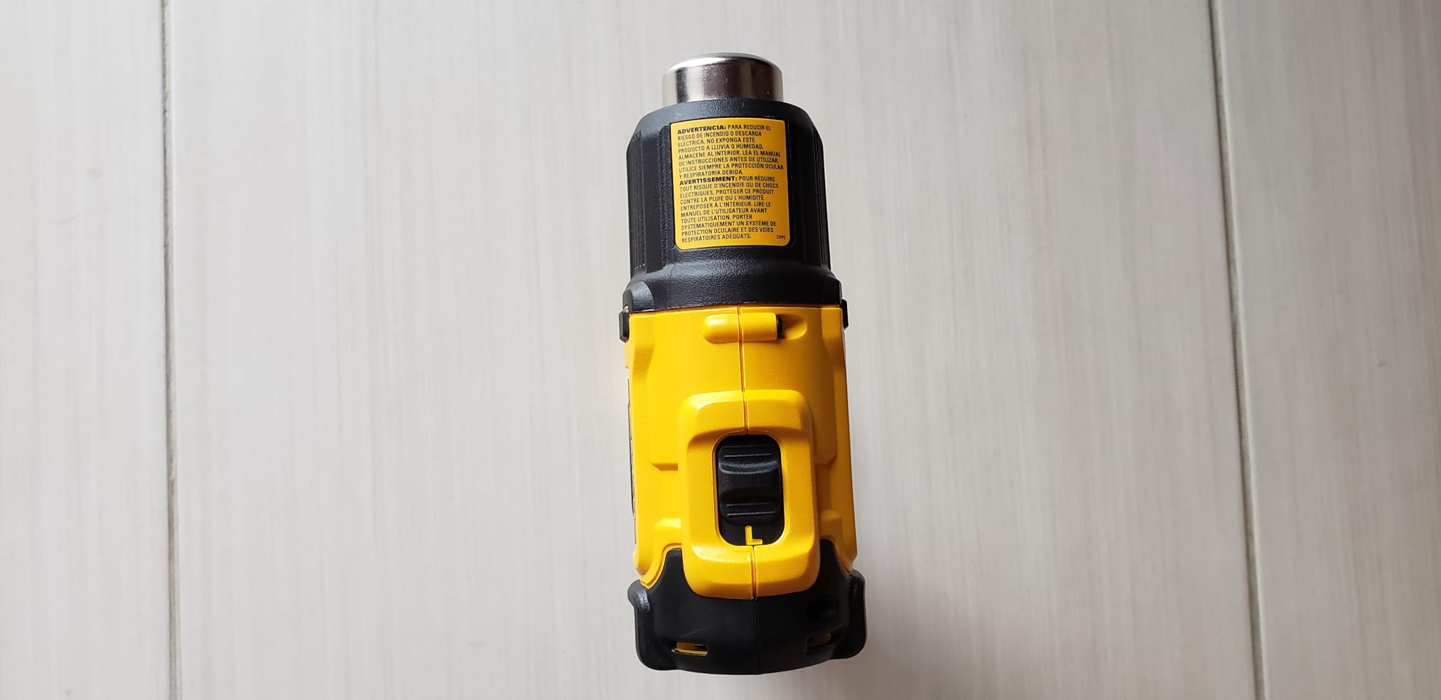 DEWALT 20V MAX Heat Gun, Cordless, Up to 990 Degrees, 42 Minutes of Run Time, LED Light, Heatgun with Flat and Hook Nozzle Attachments, Tool Only (DCE530B) customer photo 1
