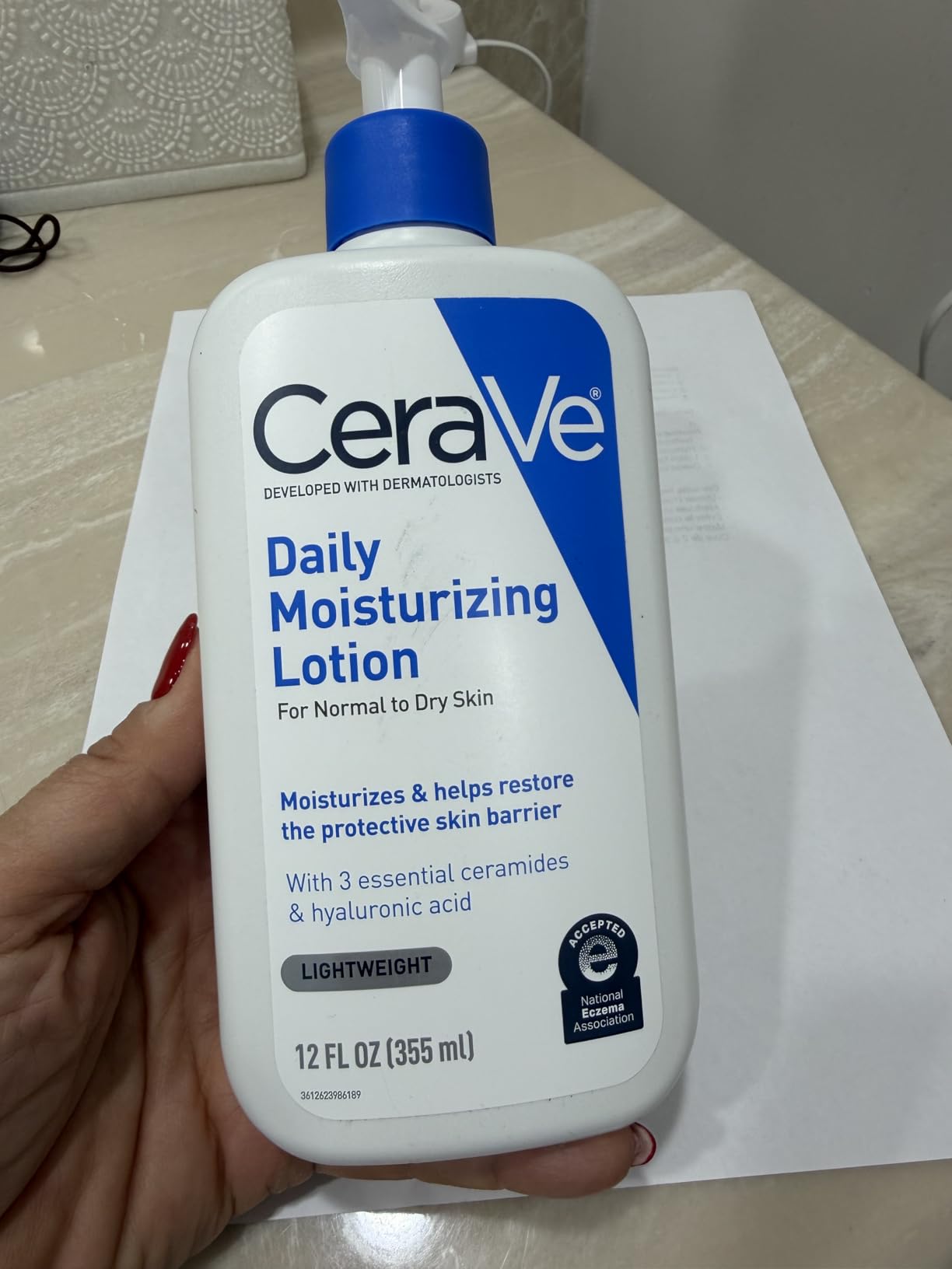 CeraVe Daily Moisturizing Lotion for Dry Skin, Body Lotion & Face Moisturizer with Hyaluronic Acid and Ceramides, Daily Moisturizer, Fragrance Free, Oil-Free, 19 Ounce customer photo 1