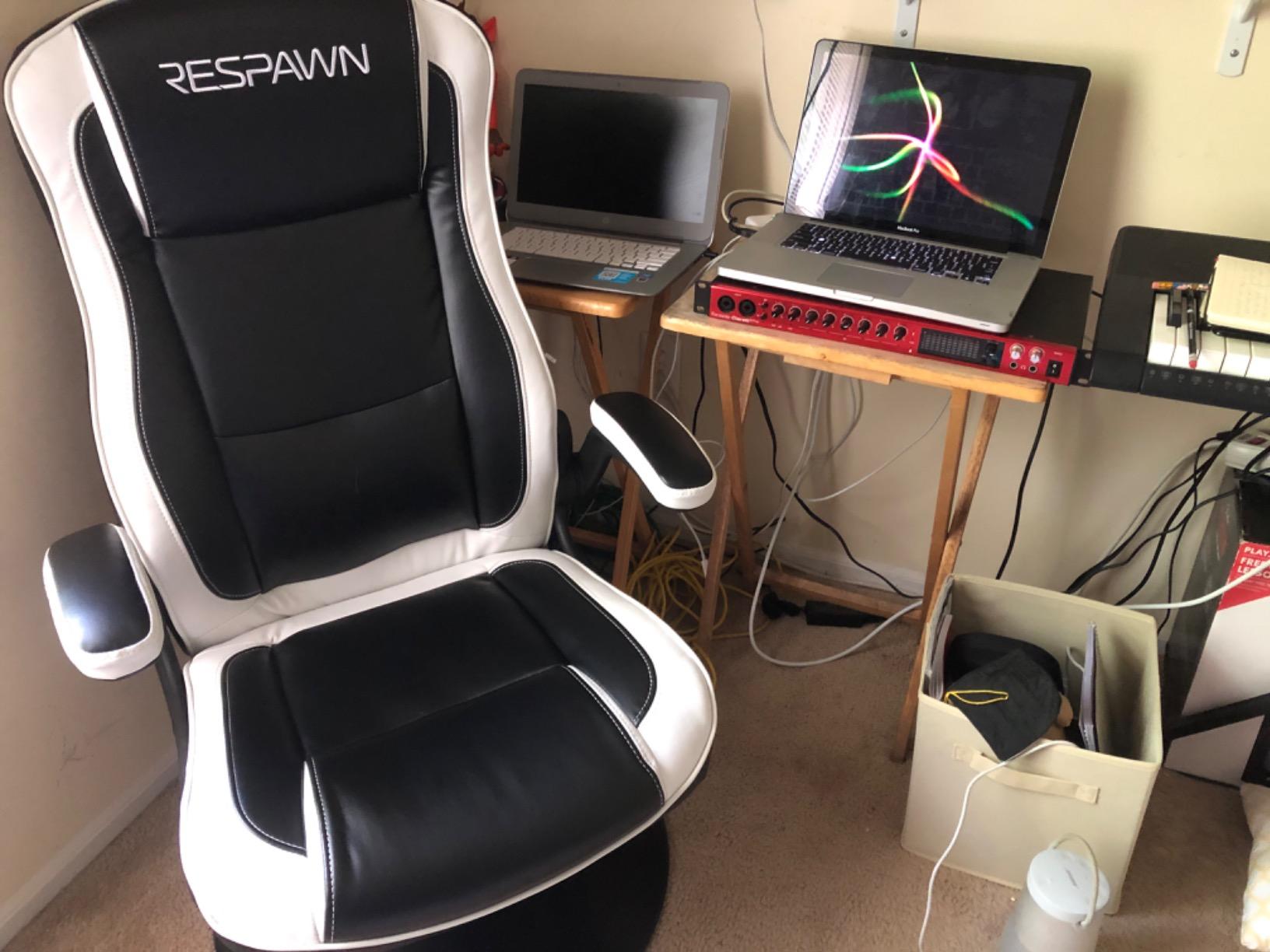 RESPAWN 800 Swivel Rocker Gaming Chair - Ergonomic Floor Gaming Seat with Lumbar Support, Flip Up Armrest, High Back, Pedestal Base, Comfortable No Wheels Console Video Game Rocker Chair - Black customer photo 2
