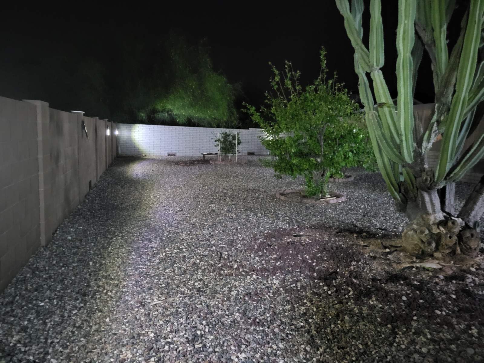 JACKYLED 1000 Lumens 299 LED Solar Lights Outdoor Bright Solar Dusk to Dawn Light with 4000mAh Battery, IP65 Waterproof Outdoor Solar Powered Security Flood Light for Wall Porch Shed Barn customer photo 1