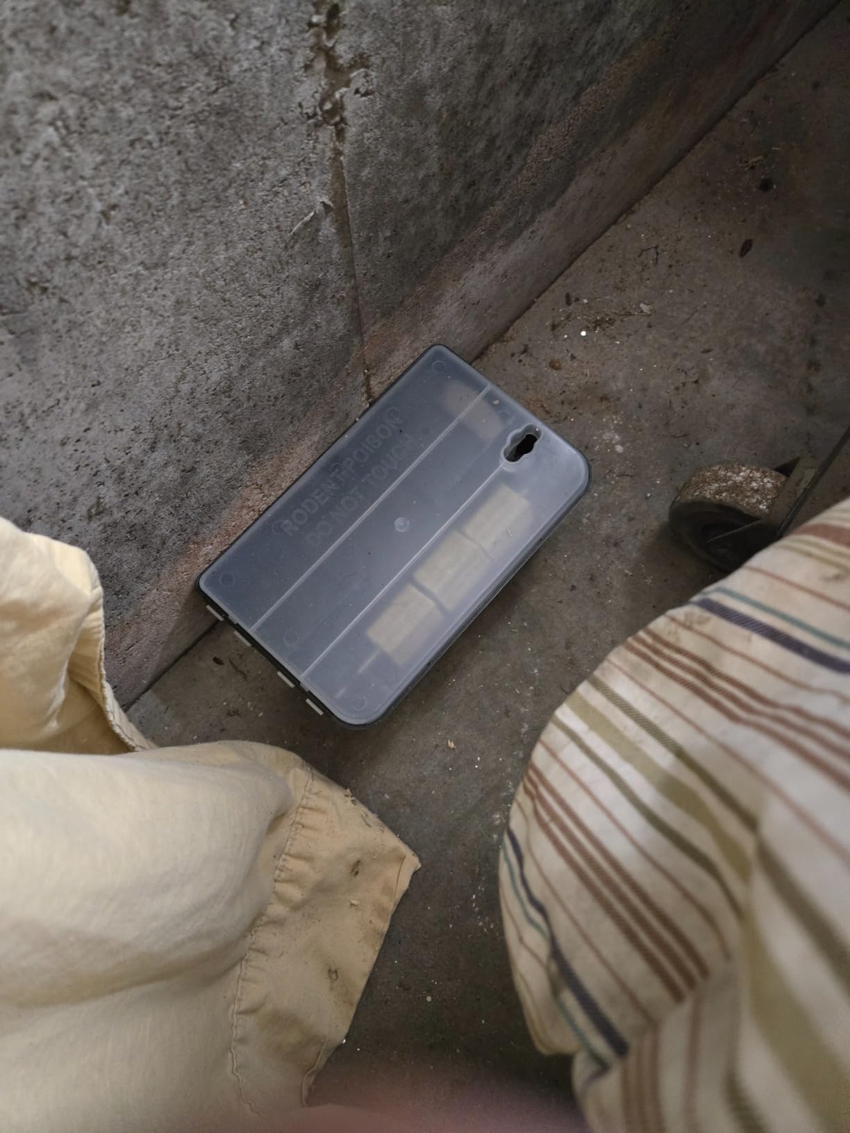 Professional Rat & Mouse Bait Station - 2 Lockable Weather-Resistant Rat Trap Boxes with Clear Lid & Dual Entry - Reusable Rodent Control (Bait Not Included) customer photo 1