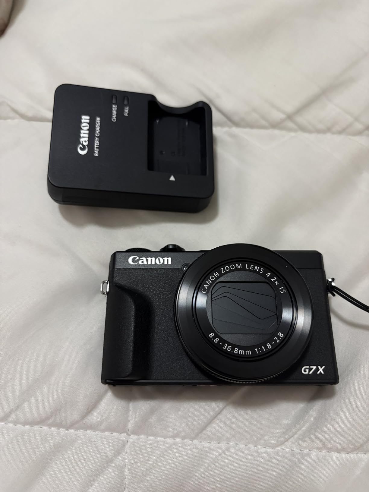 Canon PowerShot G7X Mark III Digital Camera with 4.2x Optical Zoom Lens (Silver) customer photo 1