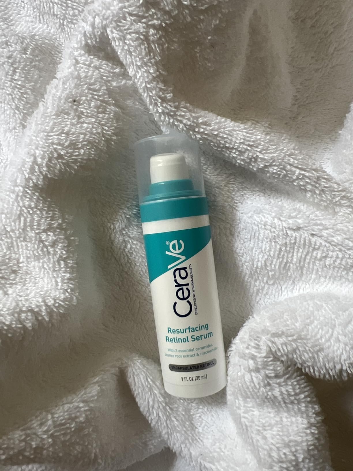 CeraVe Resurfacing Retinol Serum For Post Acne Marks, Formulated With Licorice Root Extract & Niacinamide, Brightening Serum & Pore Minimizer For Face, Post Acne Skin Barrier Repair, Non-Comedogenic customer photo 1