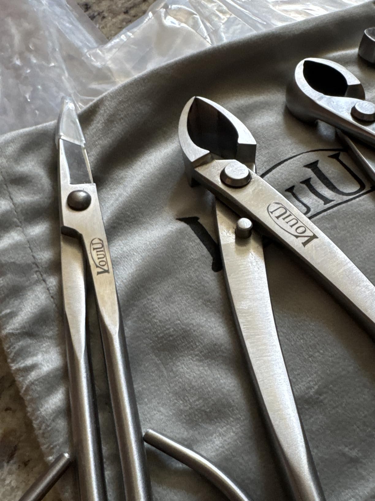 Vouiu 4-Piece Bonsai Tool Set,Concave Cutter,Knob Cutter,Trunk Splitter,Bonsai Scissors customer photo 1