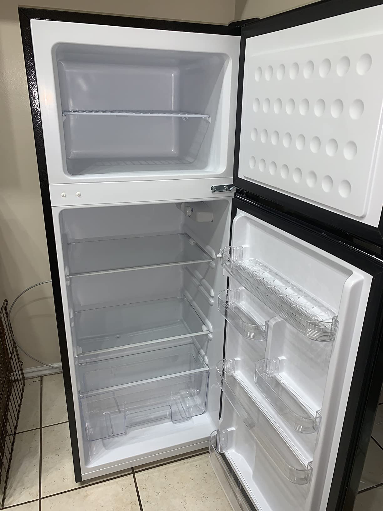 ARCTIC CHEF ACFR741WHITE6COM Apartment Size Large Compact Fridge, 7.5, White customer photo 2