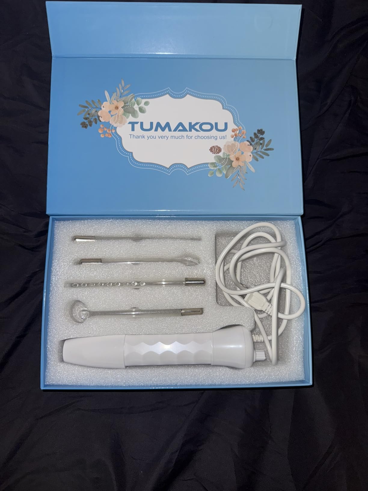 TUMAKOU Portable Handheld High Frequency Facial Skin Wand Machine with 4 Tubes customer photo 2