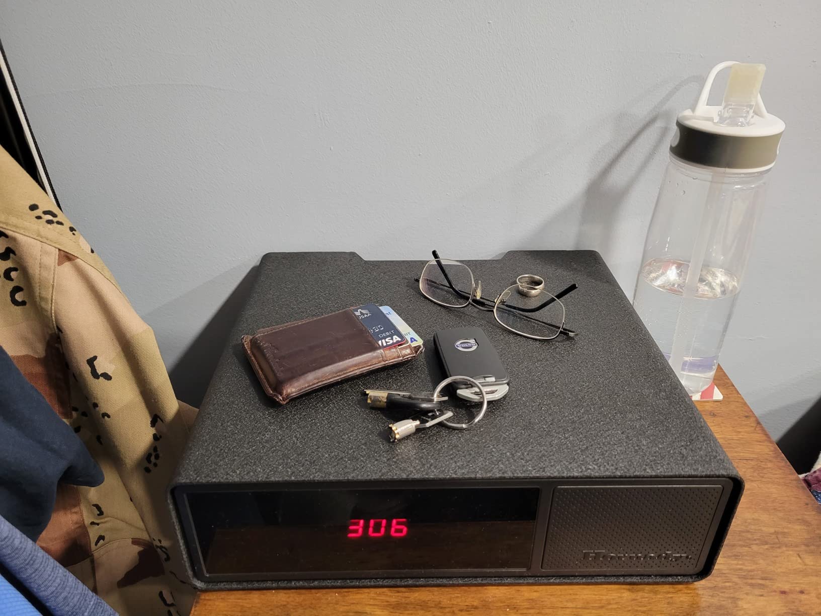 Hornady Rapid Safe Night Guard - Nightstand Gun Safe with RFID Reader Clock USB Ports customer photo 2