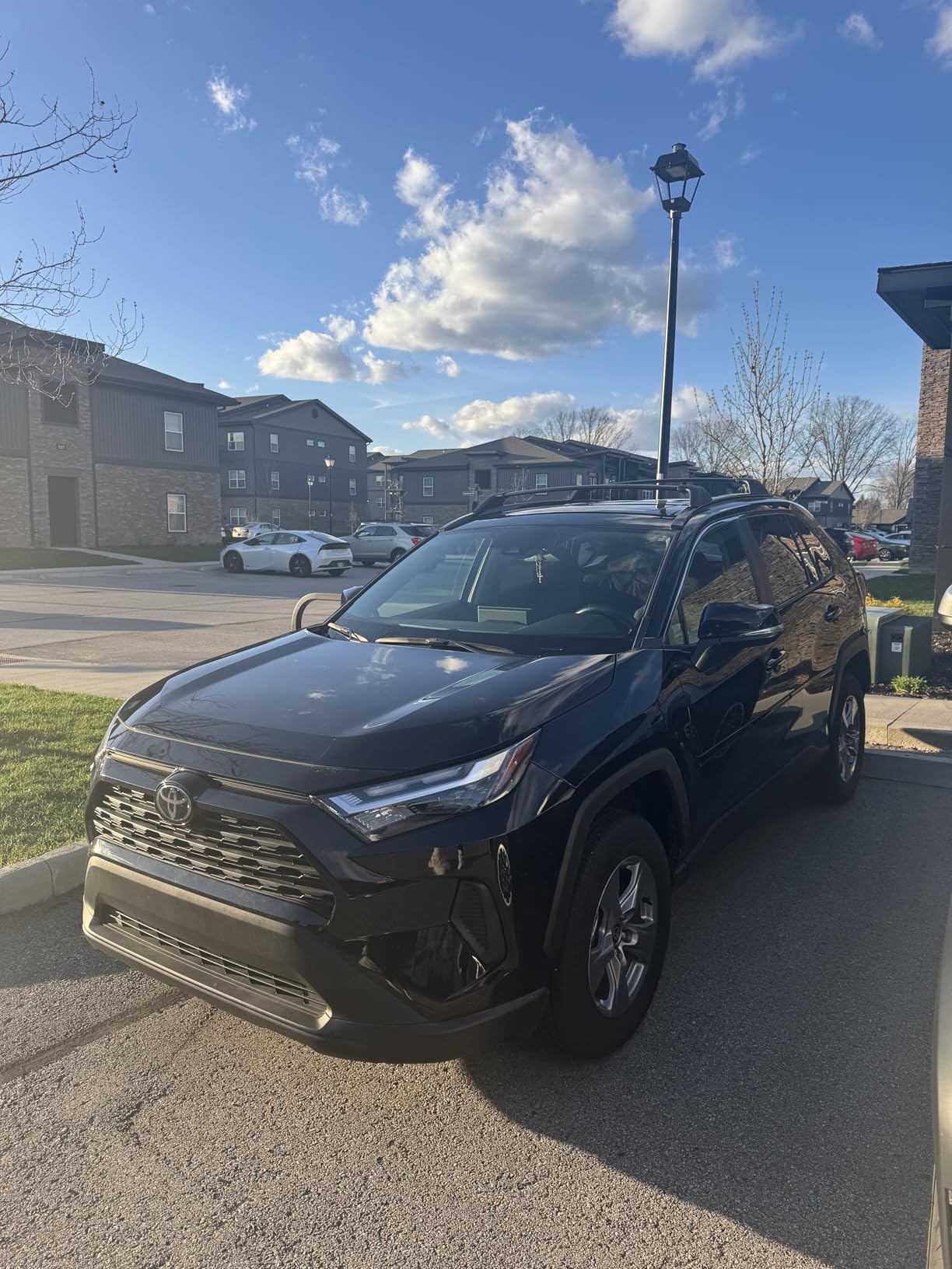 Autekcomma Roof Rack Cross Bars for Toyota RAV4 2019-2025 (Not Fit 2024 LE/Adventure/TRD Off-Road/Hybrid Woodland Edition). Anti-Theft Lock Mechanism Black Matte Aluminum Anti-Corrosion Crossbars customer photo 2