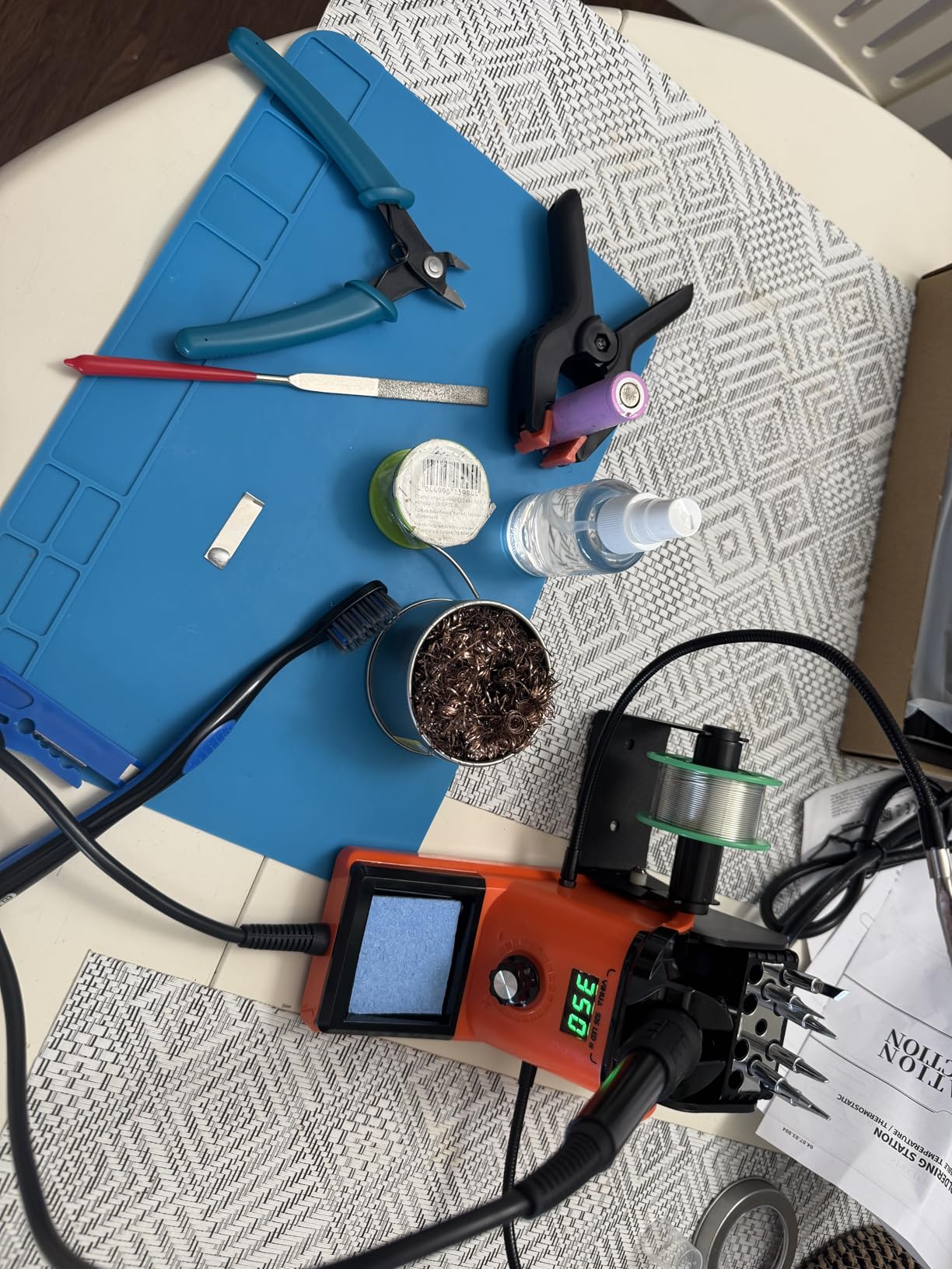 YIHUA 926 III 60W Digital Display Soldering Iron Station Kit w 2 Helping Hands, 6 Extra Iron Tips, Lead-Free Solder, Solder Sucker, S/S Tweezers, °C/ºF Conversion, Auto Sleep & Calibration Support customer photo 1