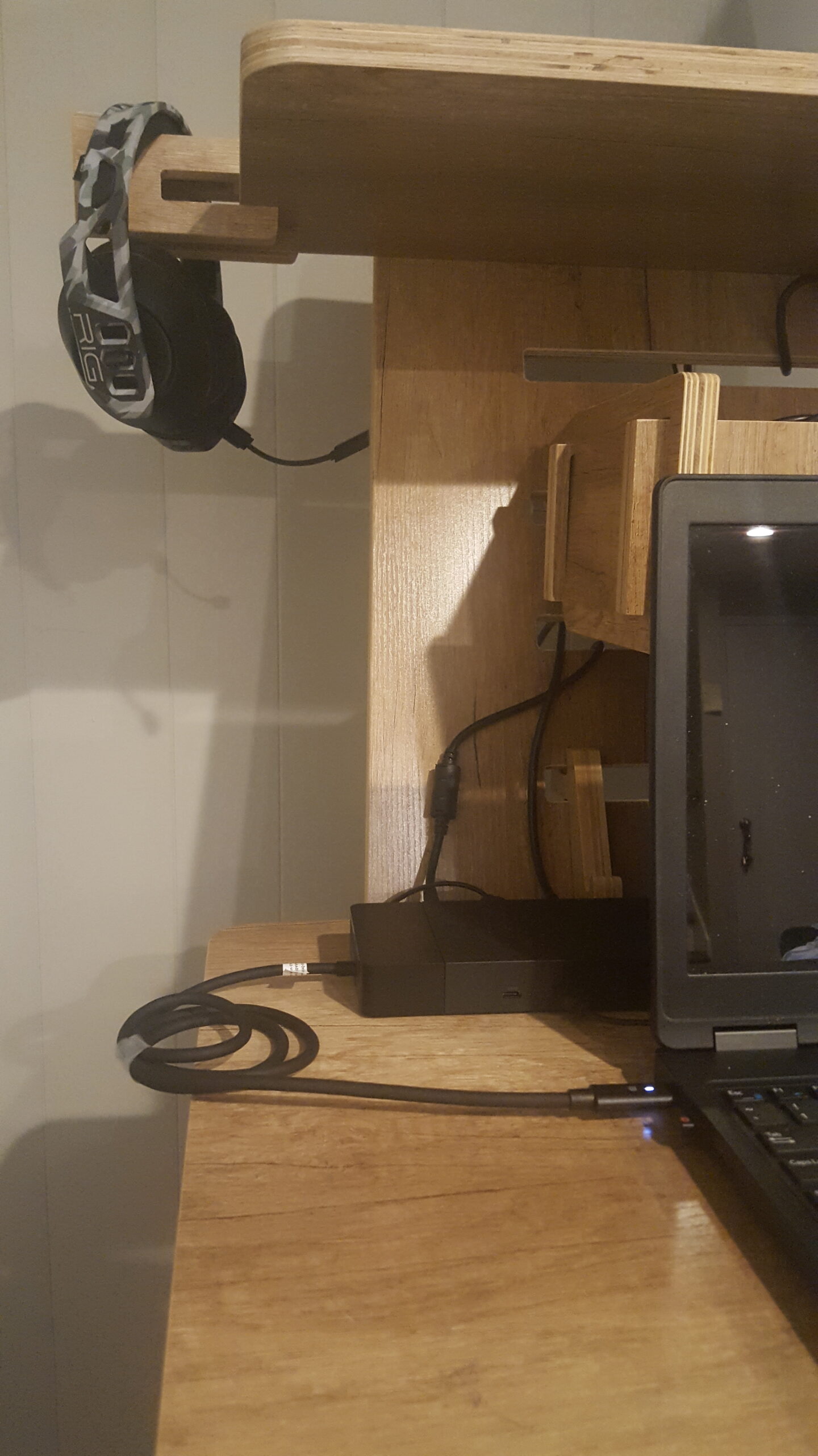Dell WD19 180W Docking Station (130W Power Delivery) USB-C, HDMI, Dual DisplayPort, Black (KXFHC 0KXFHC 210-ARIQ) customer photo 1