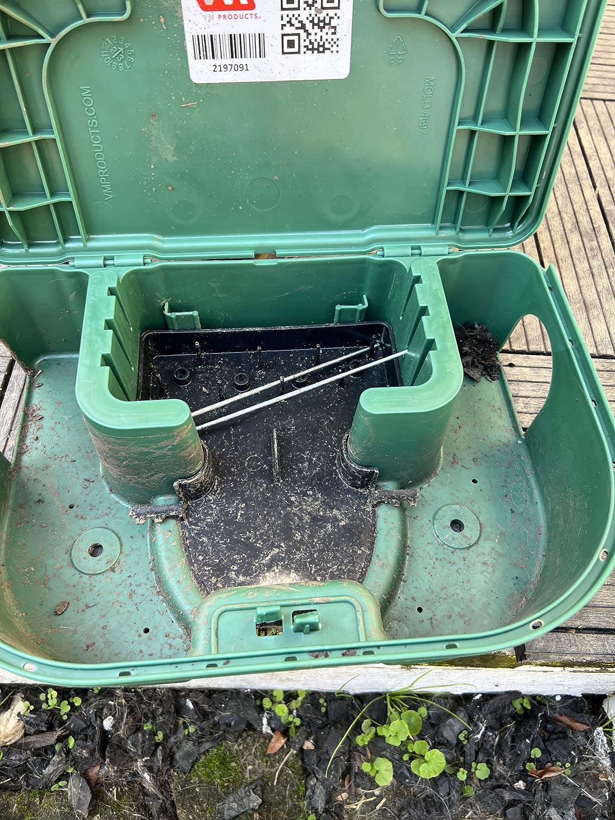 Exterminators Choice - 6 Pack Rat Bait Station Boxes with 1 Key - Heavy Duty Mouse Trap Holder - Great for Catching Rats and Mice - Pest Control - Durable and Discreet customer photo 2