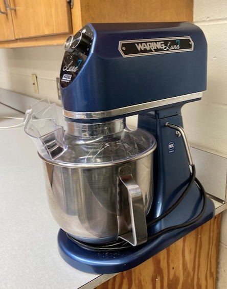 Waring Commercial Luna Planetary Stand Mixer, 7-Quart Capacity, 1/2 Horsepower, 11-Speed Tilt Head, for Professional Kitchens & Bakeries, NSF Certified, WSM7L customer photo 1