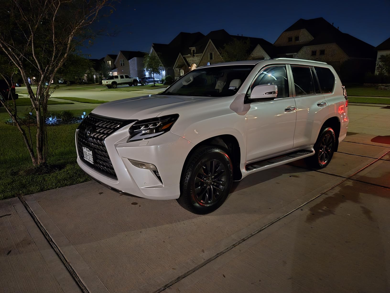 Griot's Garage Ceramic 3-in-1 Wax, SiO2 Spray for Cars, Trucks, and RVs, Provides Protection and Water Beading on Paint, Wheels, Plastic, Rubber Trim, Chrome, and More, 10978, 22 oz customer photo 2