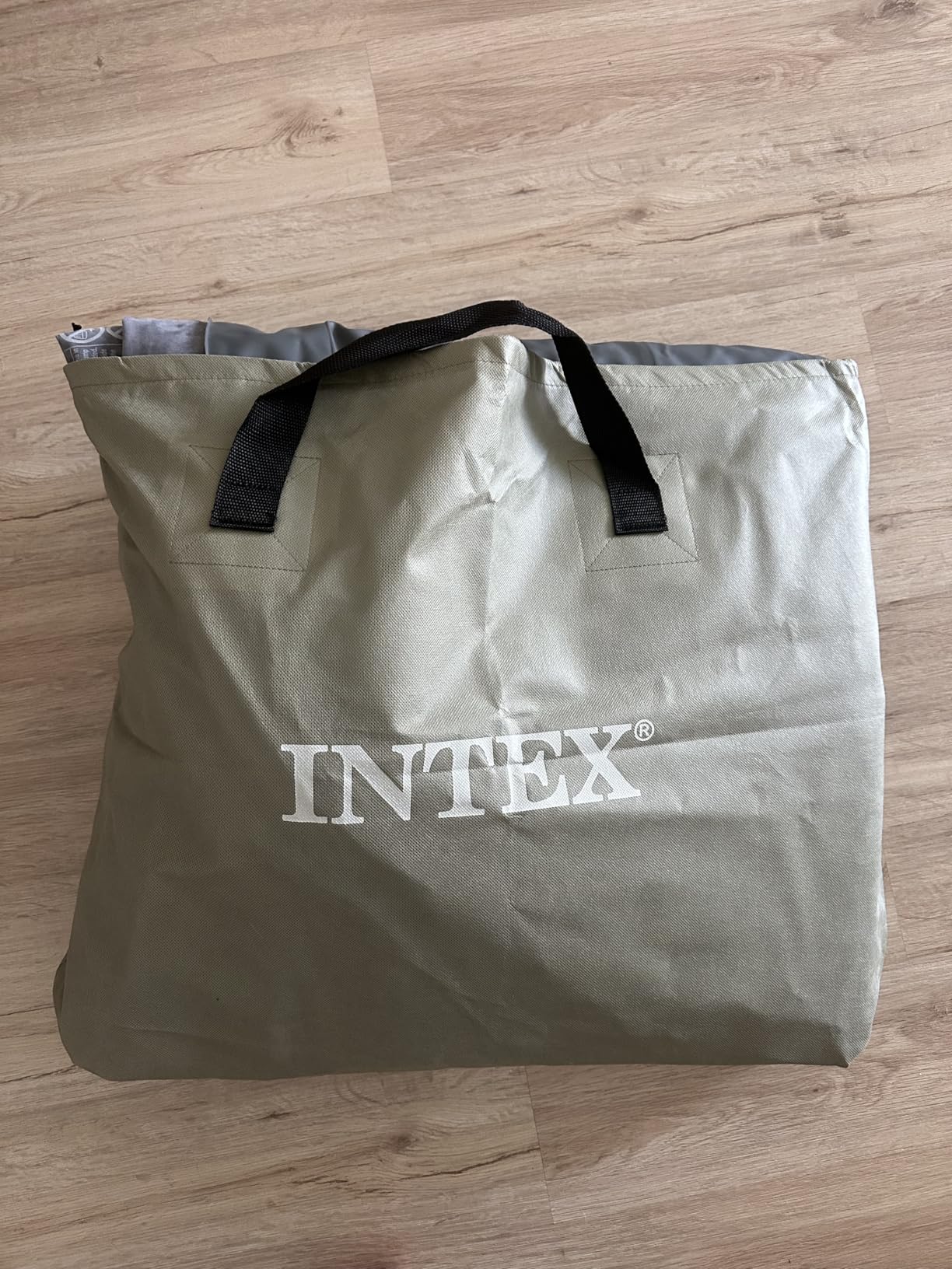 Intex Twin Size Air Mattress, 18in Height, Built-in Pump, Dura-Beam Deluxe Comfort-Plush - Portable Inflatable Blow-up Bed for Camping, Travel, Guests customer photo 1