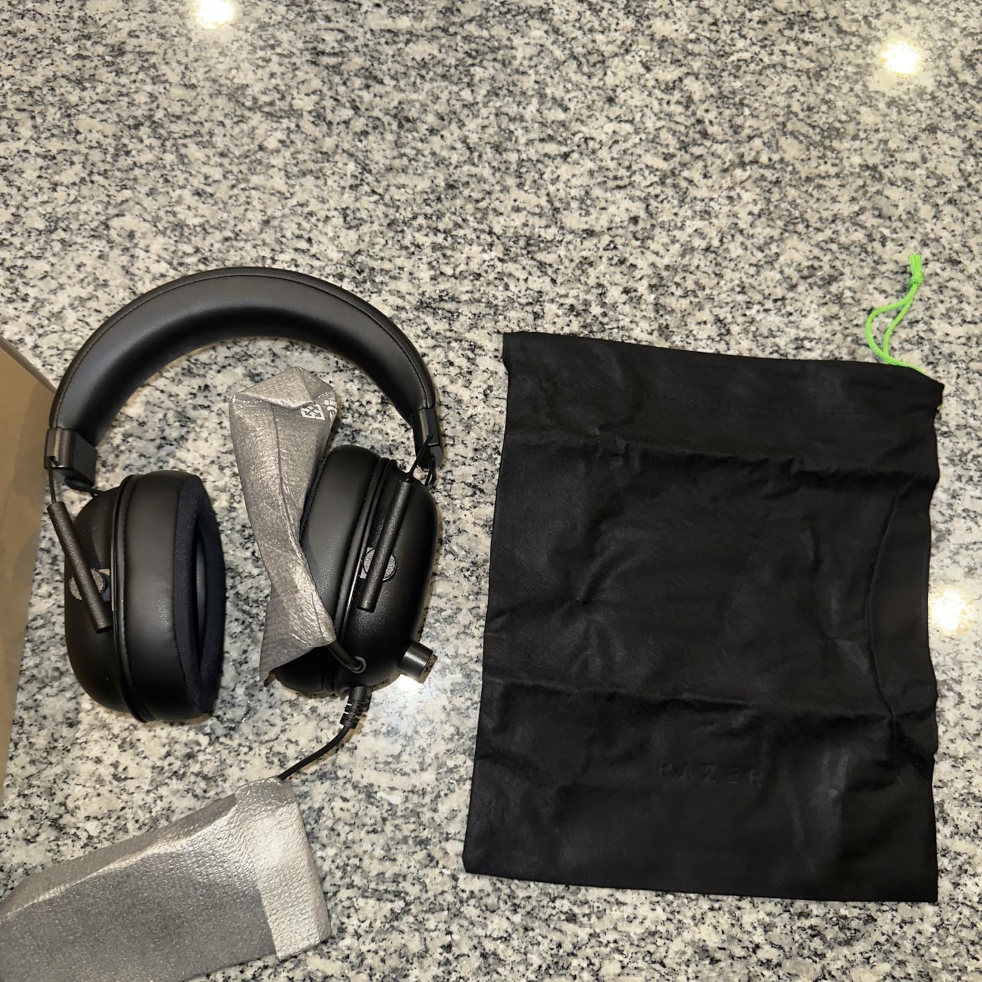 Razer BlackShark V2 X Gaming Headset: 7.1 Surround Sound - 50mm Drivers - Memory Foam Cushion - For PC, PS4, PS5, Switch - 3.5mm Audio Jack - Black customer photo 1