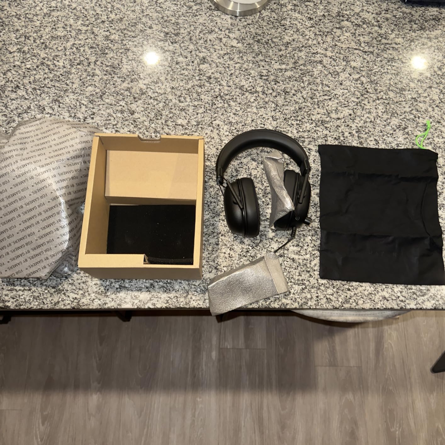Razer BlackShark V2 X Gaming Headset: 7.1 Surround Sound - 50mm Drivers - Memory Foam Cushion - For PC, PS4, PS5, Switch - 3.5mm Audio Jack - Black customer photo 2