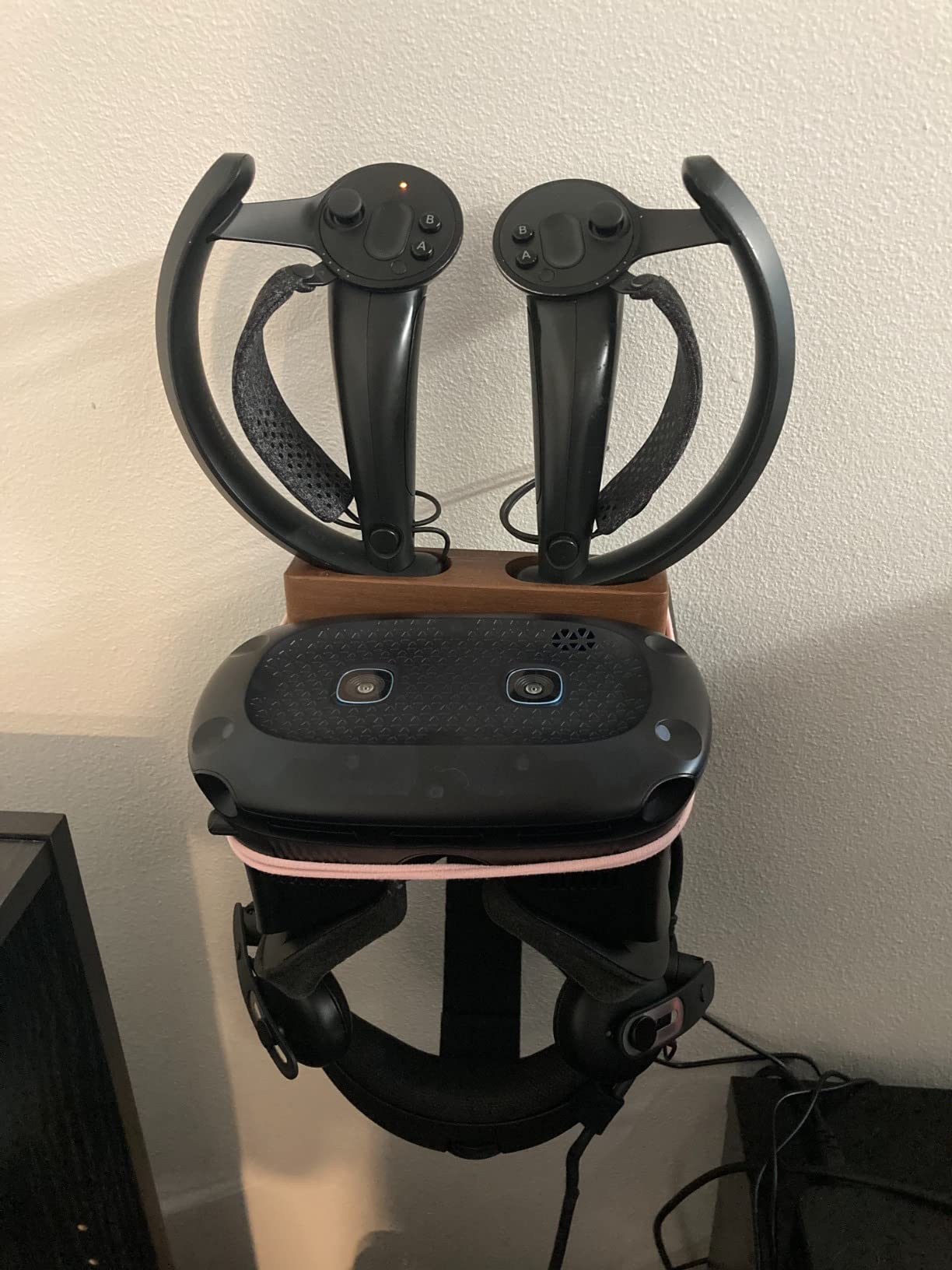 VRGE - Valve Index VR Wall Mount Charging Stand Station: Holds Both Valve Index VR Headset and charges USB VR Controllers customer photo 2