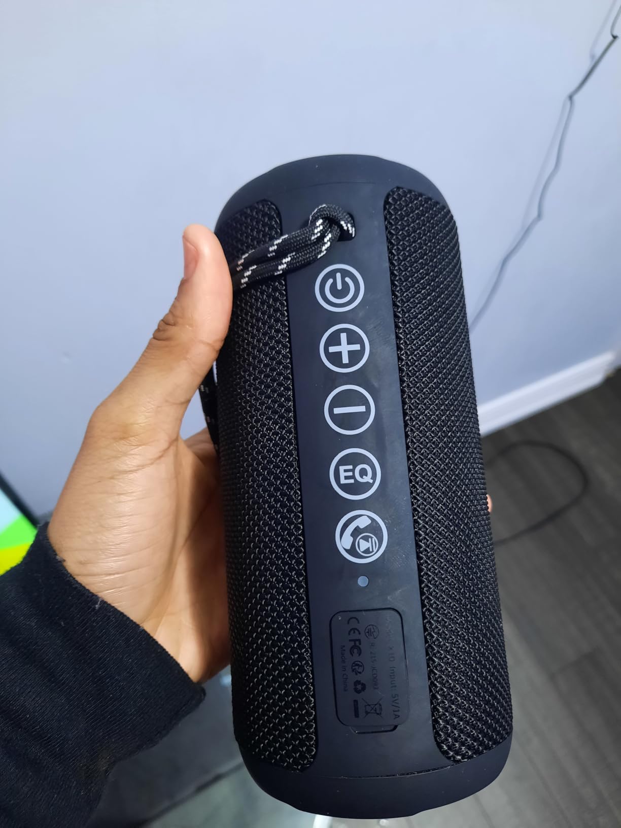 Ortizan Portable Bluetooth Speaker (1nd Gen), IPX7 Waterproof, Wireless, Big Sound and Deep Bass, TWS Pairing, 30Hrs of Playtime, for Home/Party/Outdoor/Beach, Birthday Gifts for Men Women - Black customer photo 1