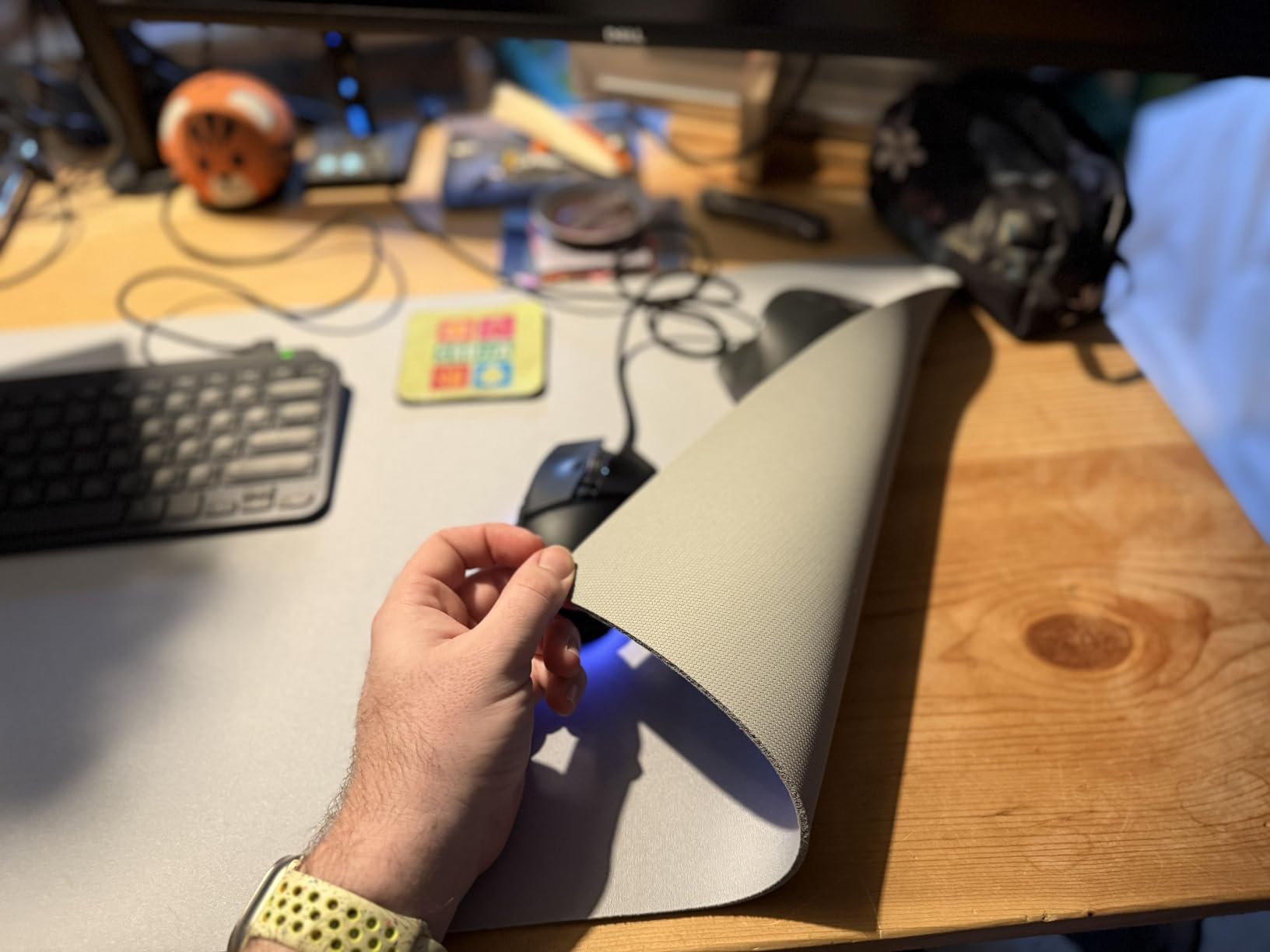 Razer Pro Glide Soft Mouse Mat: Thick, High-Density Rubber Foam - Textured Micro-Weave Cloth Surface - Anti-Slip Base - Medium Size customer photo 1