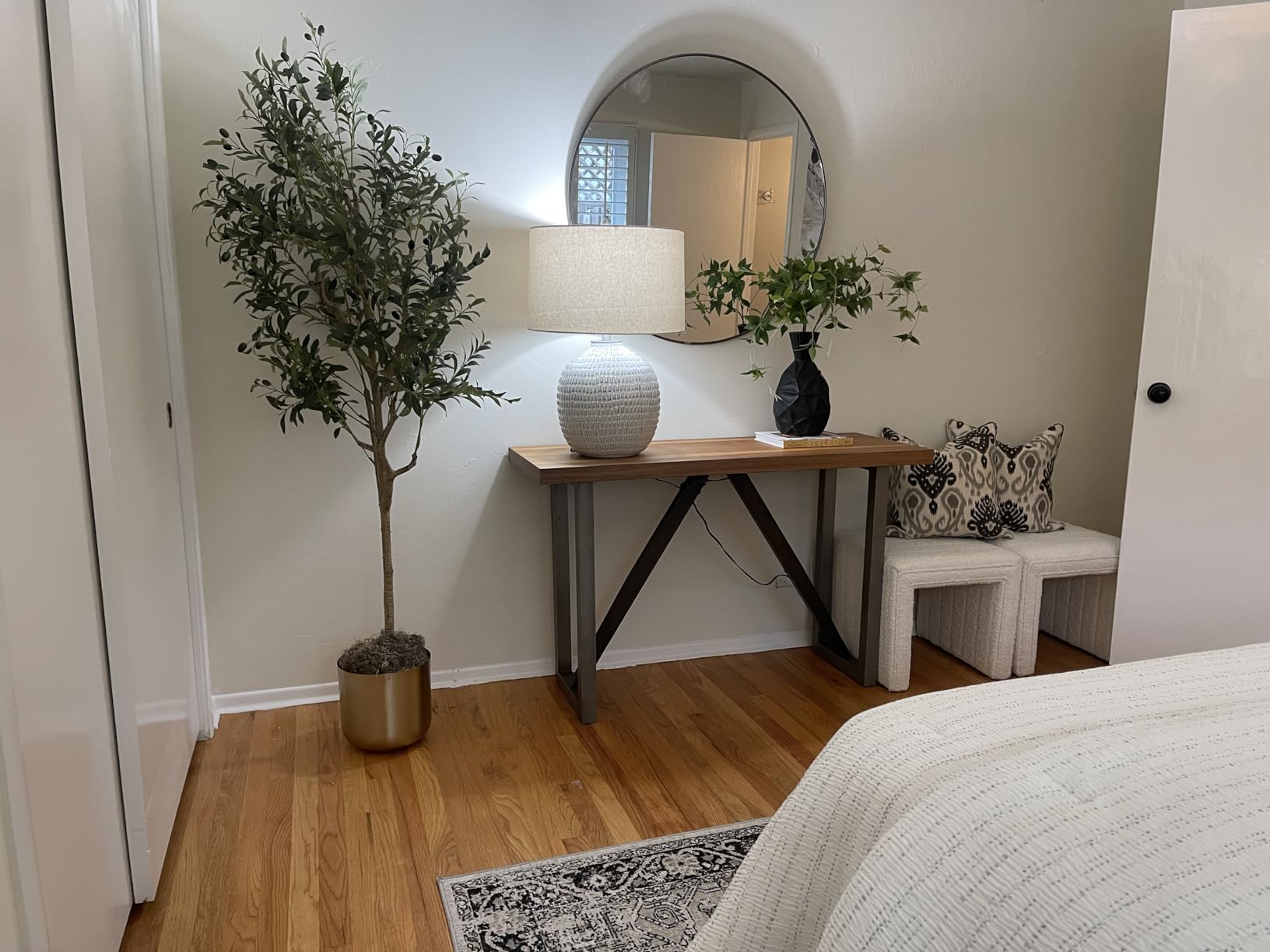 Signature Design by Ashley Jamon Contemporary 26