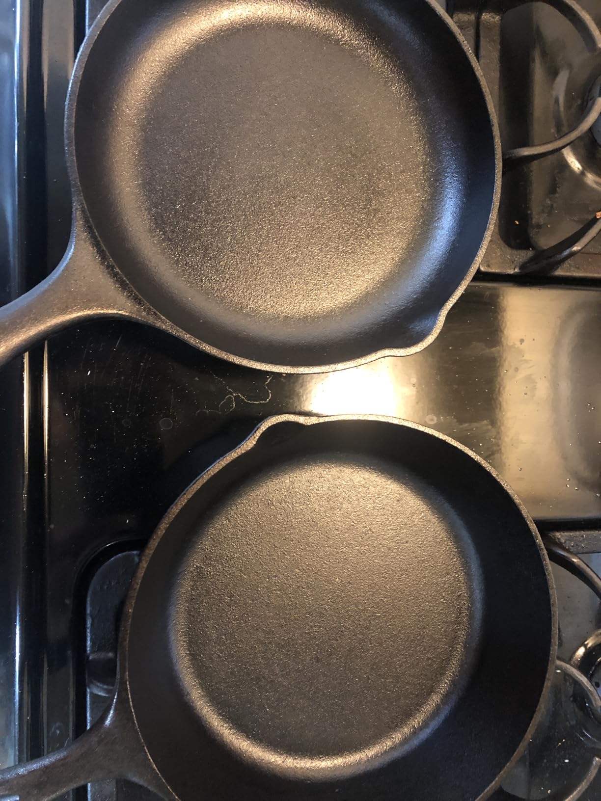 Lodge 8 Inch Cast Iron Skillet - Chef Collection - Perfect Sear - Ergonomic Handles - Superior Heat Retention customer photo 2