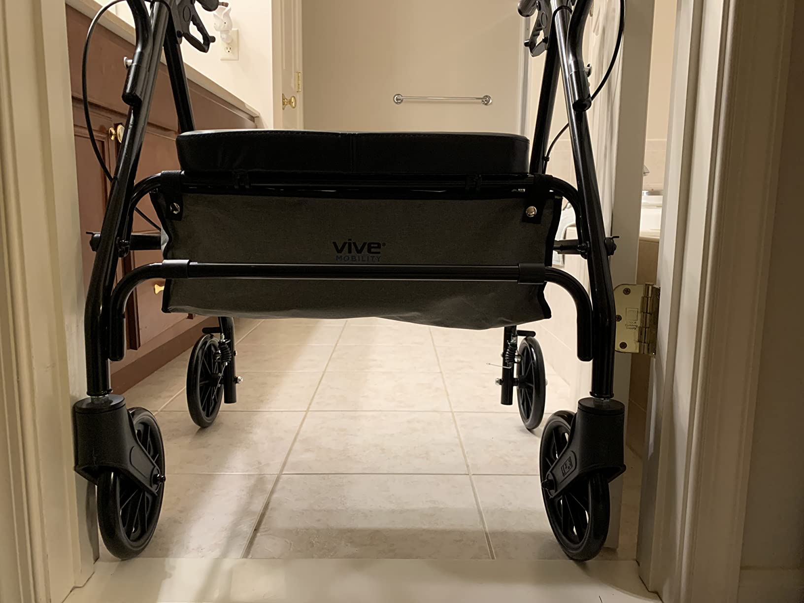 Vive Bariatric Rollator Walker for Seniors - 500 lbs Capacity - Rolling Walker with Seat Lightweight Easy Folding - Adult Heavy Duty 4 Wheel Rollator with Brakes customer photo 1