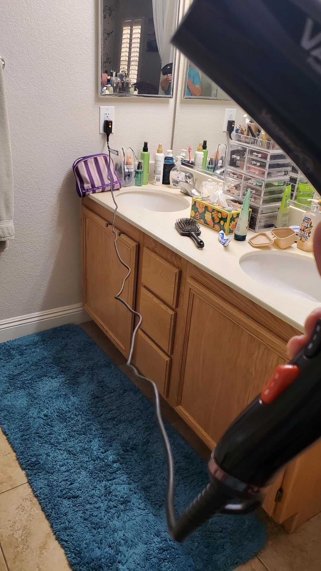 VAGARY 6690A Salon Pro Hair Dryer for Women,2200w Powerful AC Motor Fast Drying, Ionic Blow Dryer for Thick Hair,2 Speeds and 2 Heat Settings 1 Cool Shot Button(1 Diffuser and 1Concentrator) customer photo 2
