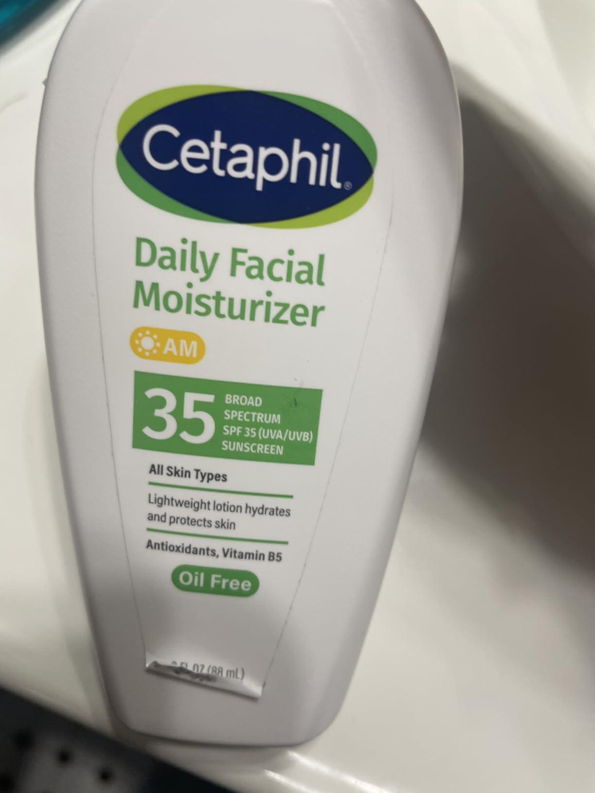 Cetaphil Face Moisturizer, Daily Oil Free Facial Moisturizer with SPF 35, For Dry or Oily Combination Sensitive Skin, Fragrance Free Face Lotion customer photo 1