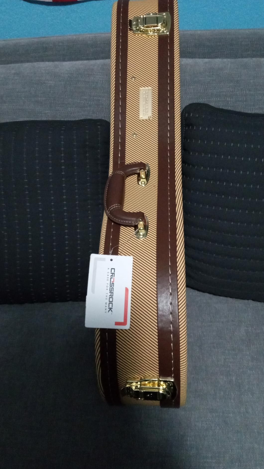 Crossrock Hard Shell Case for A-Style Mandolin in Vintage Brown(CRW620MABR) customer photo 2