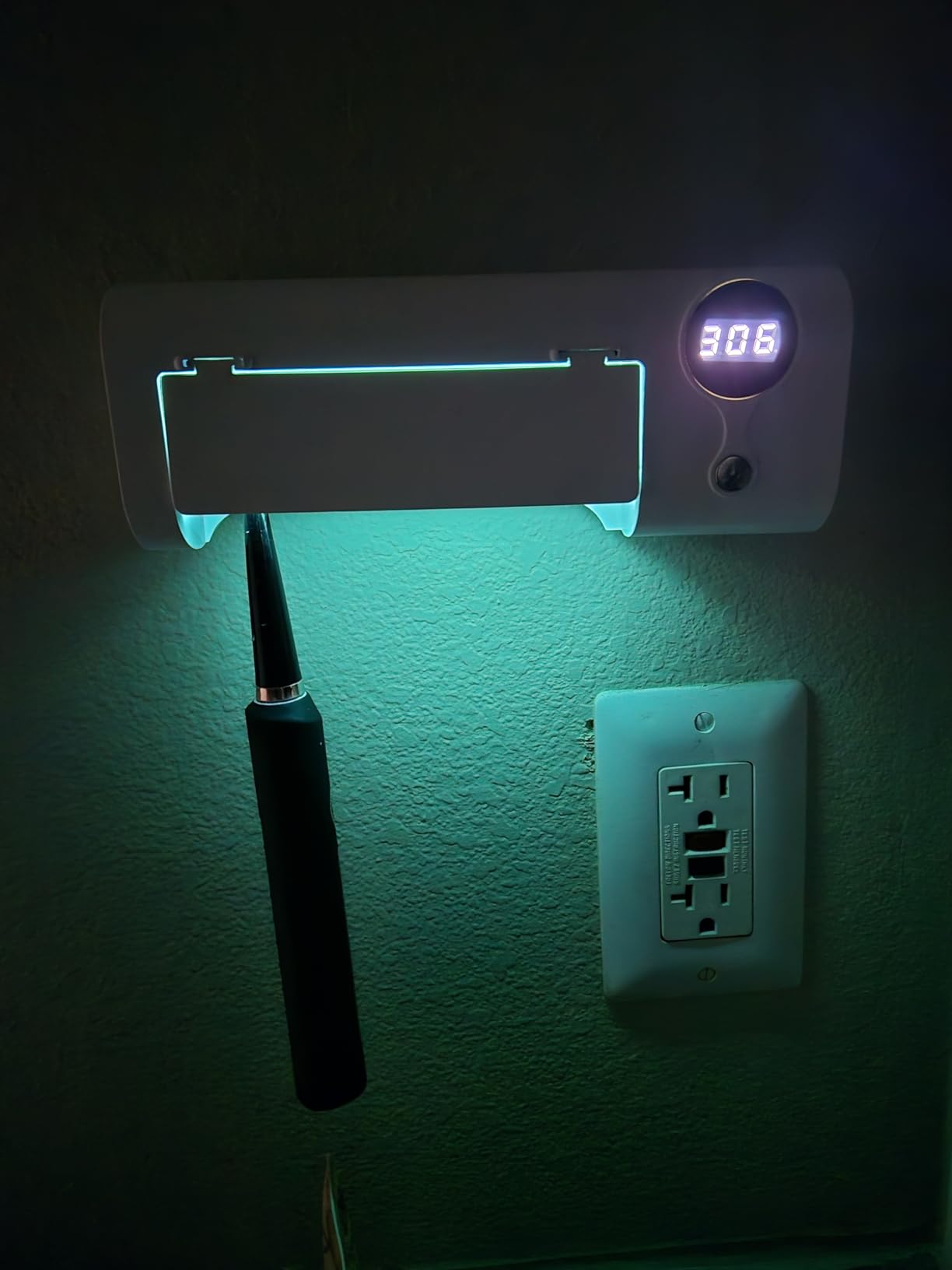 StarWin UV Toothbrush Cleaner, Timer Function, Rechargeable Tooth Brush Holder Wall-Mounted for Bathroom, No Drilling, 4 Slots customer photo 1