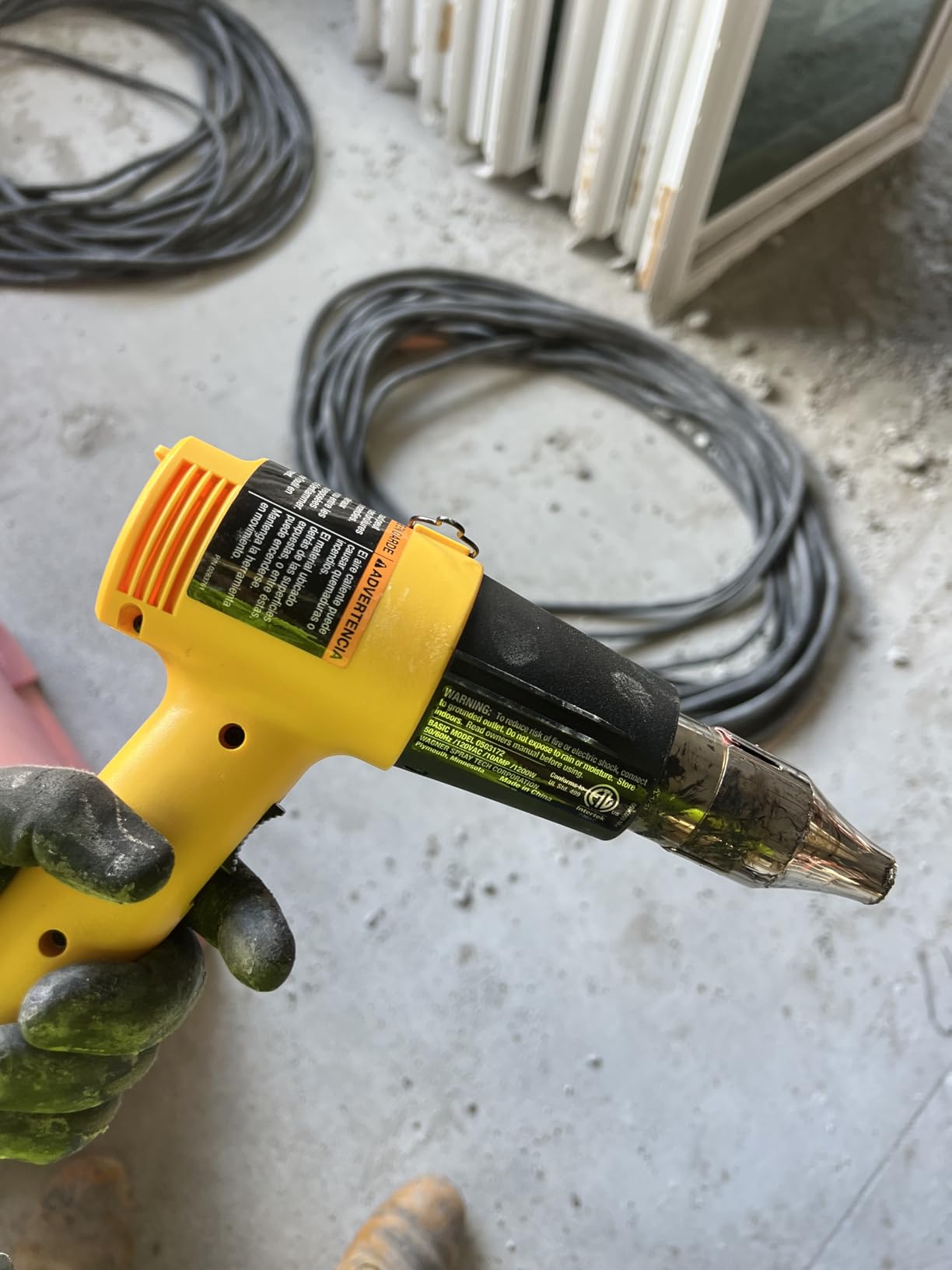 Wagner Spraytech 2417344 HT1000 Heat Gun Kit, 3 Nozzles Included, 2 Temp Settings 750ᵒF & 1000ᵒF, Great for Shrink Wrap, Soften Paint, Bend Plastic Pipes, Loosen Bolts and More customer photo 1