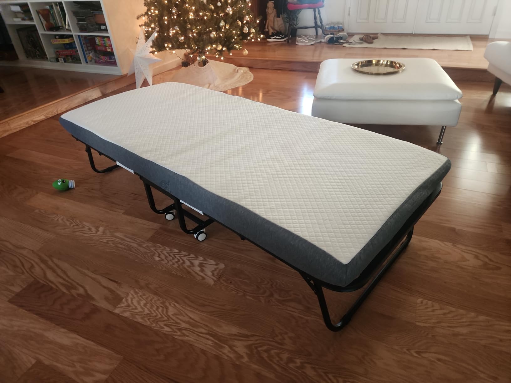 Karcog Rollaway Bed with Mattress for Adults, Folding Bed with Memory Foam Mattress and Sturdy Metal Frame, Cot Size Portable Guest Bed on Wheels with Storage Cover, 75