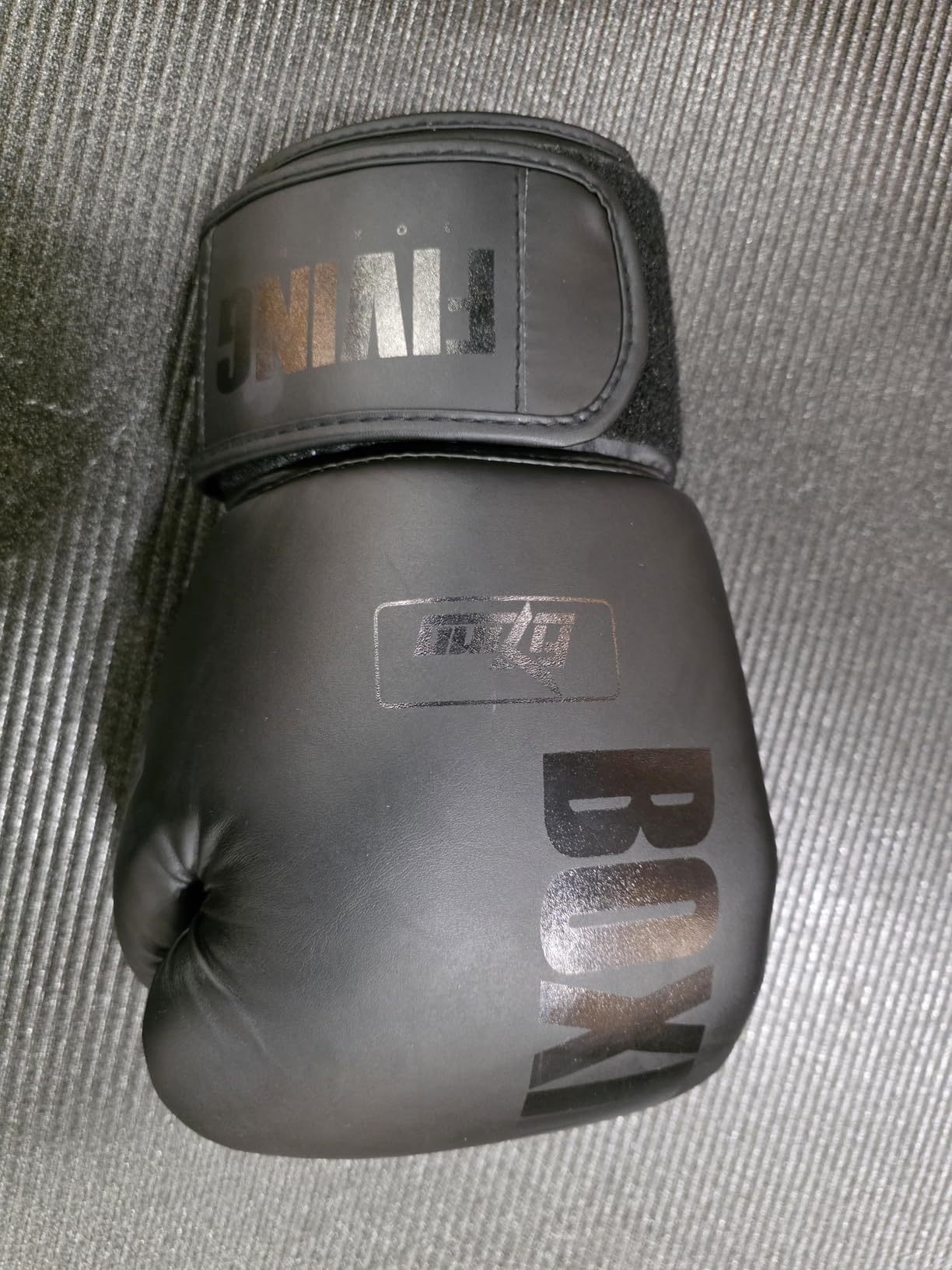 FIVING Boxing Gloves for Men and Women Suitable for Boxing Kickboxing Mixed Martial Arts Muay Thai MMA Heavy Bag Training customer photo 2