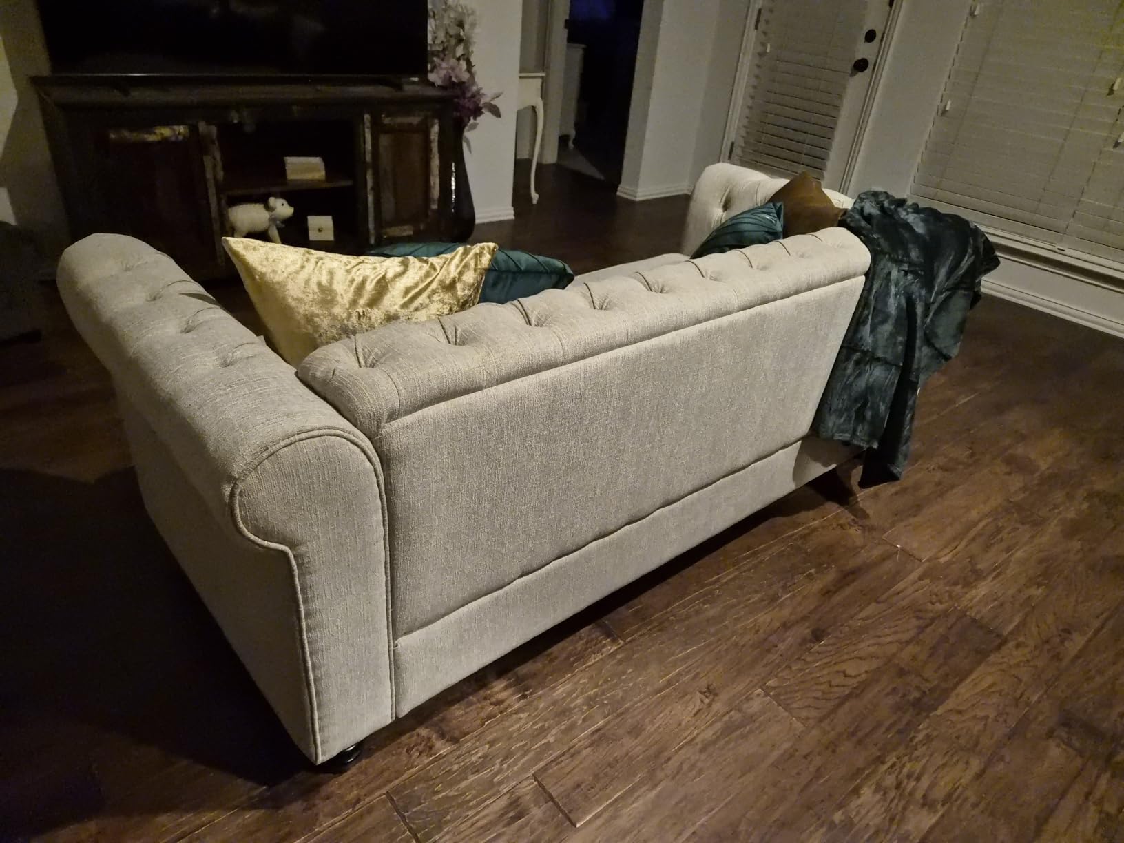 Morden Fort Classic Chesterfield Sofa Set 82'', Tufted Sofa for Couch Set with Solid Wood Legs Thick Cushion, Pet-Friendly Deep Seat Sofas Couches for Living Room Bedroom Apartment - Linen Beige customer photo 1