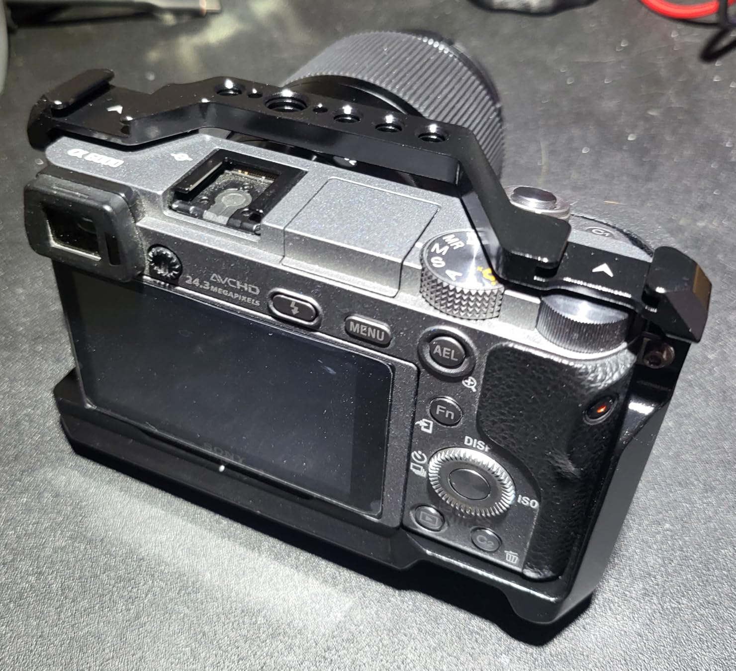 SmallRig Cage with Silicone Handgrip & Cold Shoe for Sony a6100, a6300, a6400-3164 customer photo 1