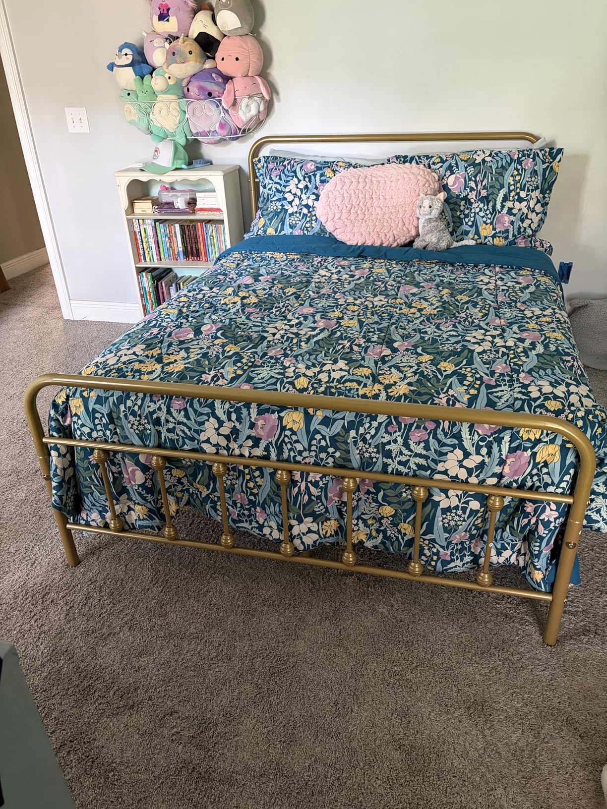 Yaheetech Classic Metal Platform Bed Frame Mattress Foundation with Victorian Style Iron-Art Headboard/Footboard/Under Bed Storage/No Box Spring Needed/Queen Size Black customer photo 1