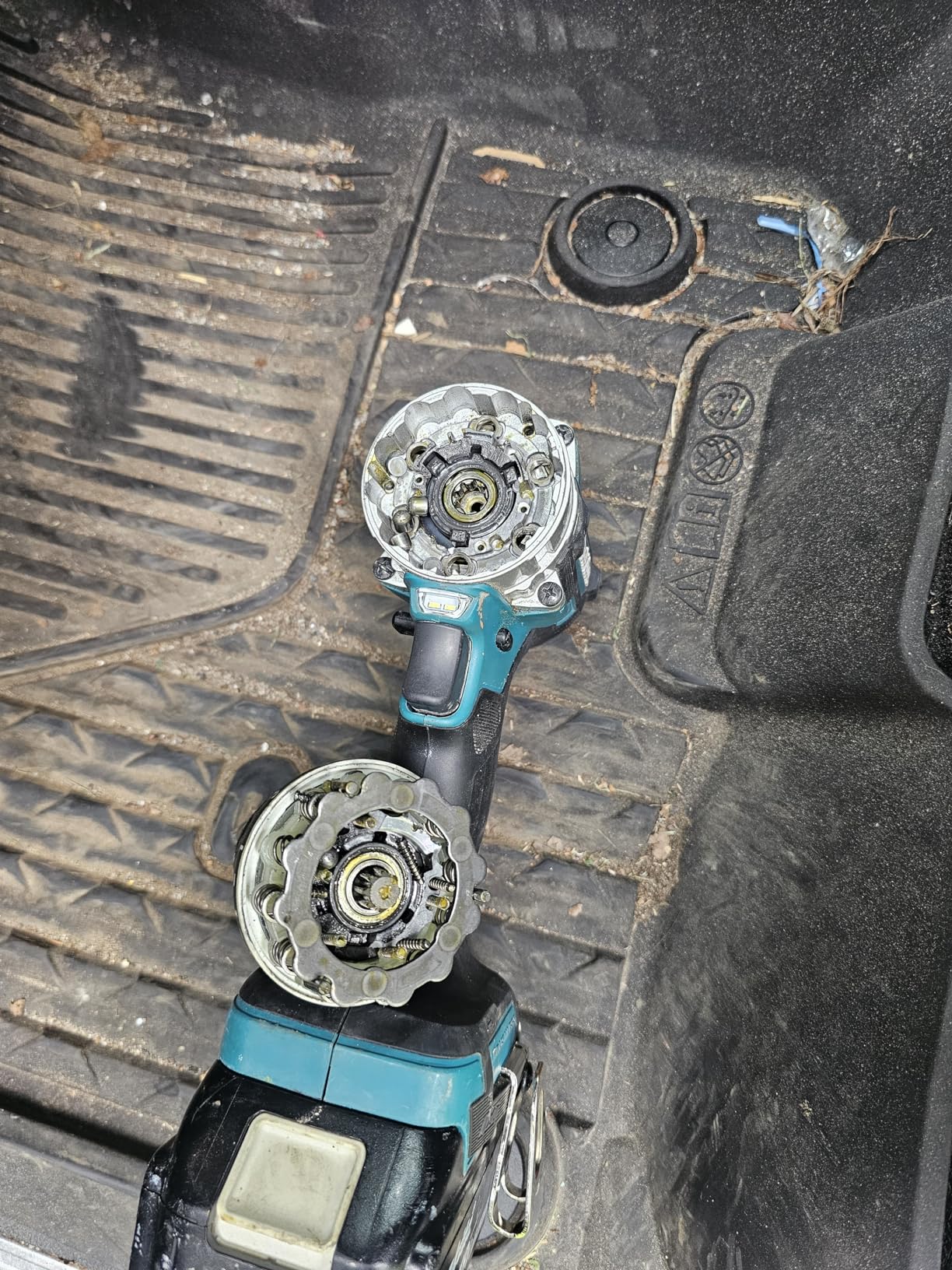 XT288T 18V LXT Lithium-Ion Brushless Cordless 2-Pc. Combo Kit (5.0Ah) customer photo 2