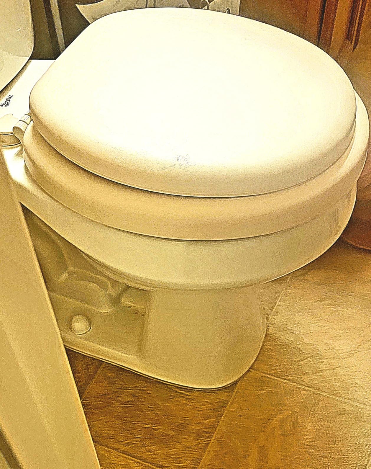 Mayfair Padded Toilet Seat, Cushioned Soft Vinyl over Wood Core Seat, Secure Hinges, Easy Clean, Made in USA, Round, Bone customer photo 1