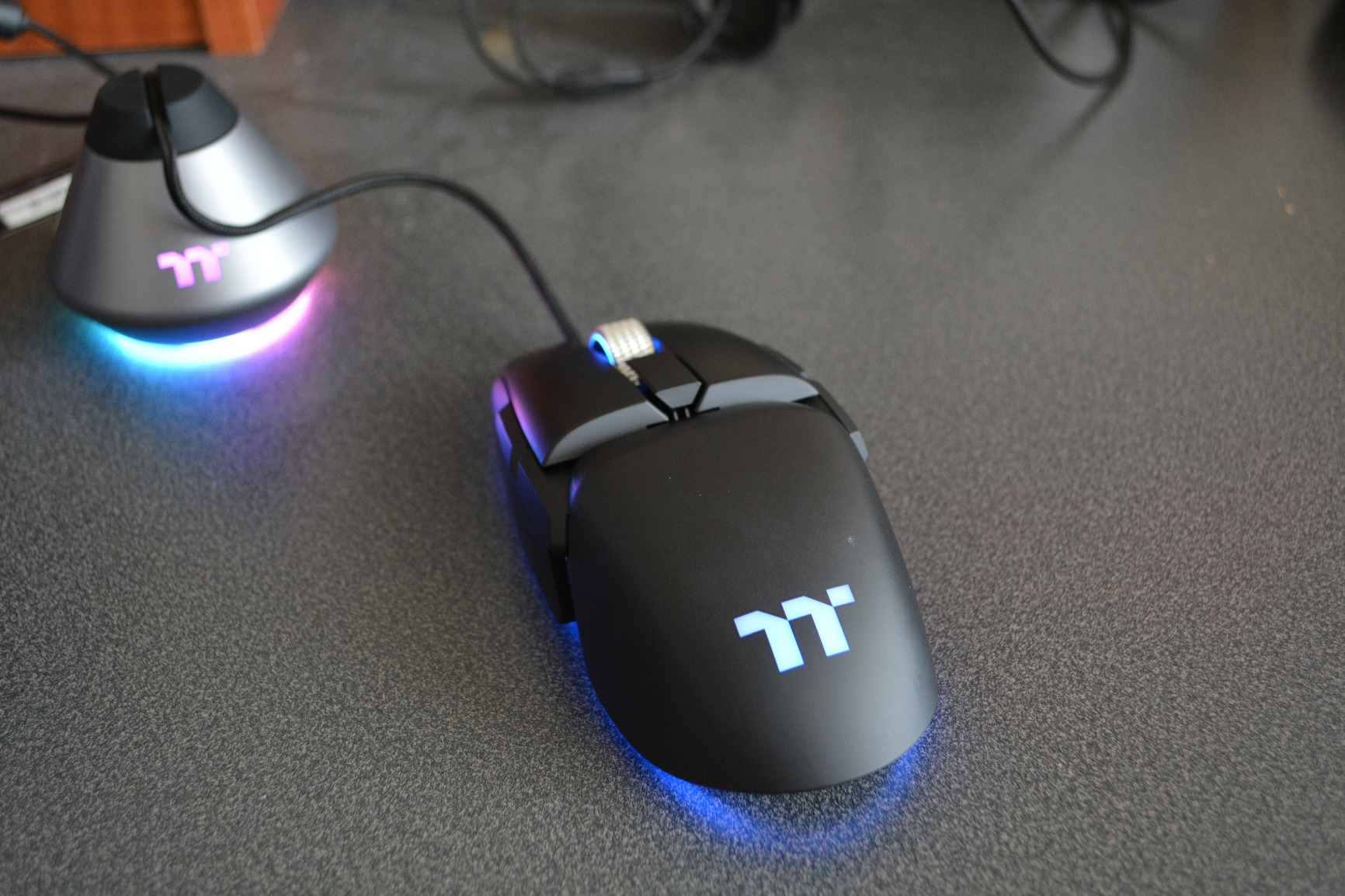 Thermaltake Argent MB1 RGB 16.8 Million RGB Color Software Enabled Mouse Bungee, Non-Slip Rubber Base customer photo 1