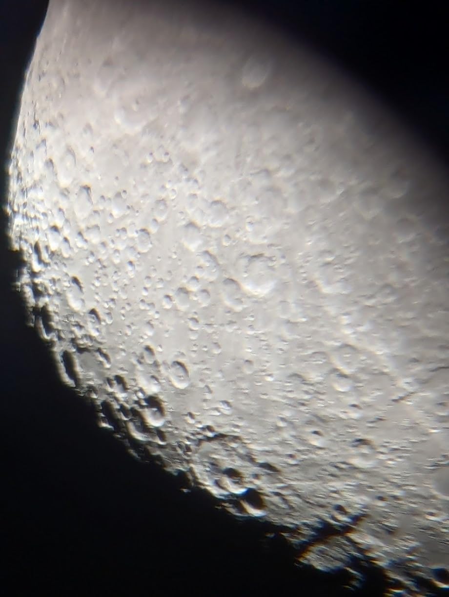 Celestron StarSense Explorer DX 5-inch App-Enabled Telescope - 130mm Schmidt-Cassegrain with Smartphone Dock & StarSense App customer photo 2