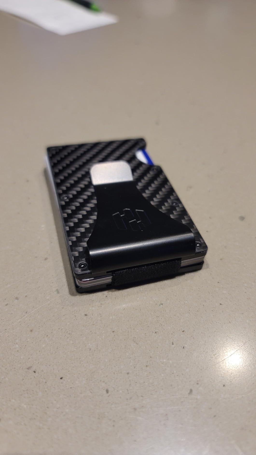 Hayvenhurst Wallet For Men - Reinvented Design Men's Wallet - Slim, Minimalistic & Seamless, Blocks RFID Scanners with a Money Clip (Carbon Fiber) customer photo 2