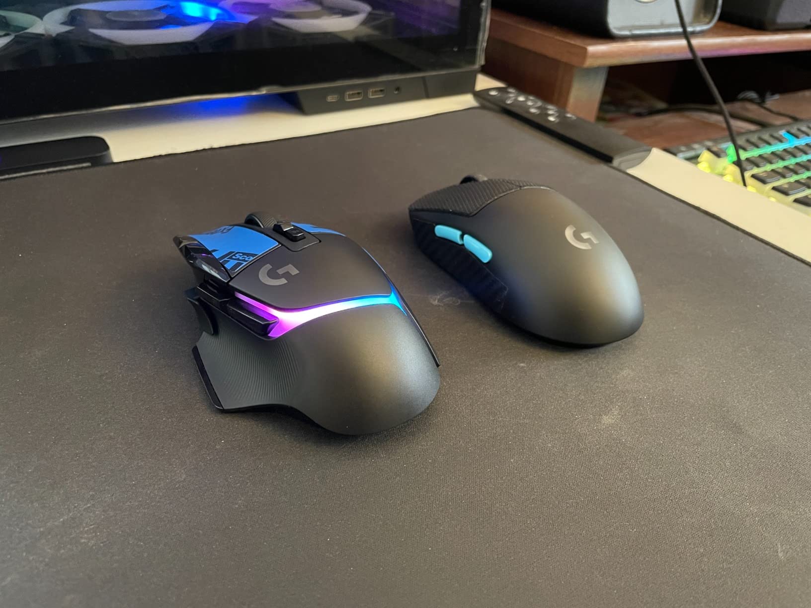 Logitech G502 X Plus Wireless Gaming Mouse: Optical Switches, LIGHTSYNC RGB, 13 Buttons, Infinite Scroll Toggle, Up to 130hr Battery, USB-C, PowerPlay Wireless Charging, PC/MacOS - Black customer photo 1