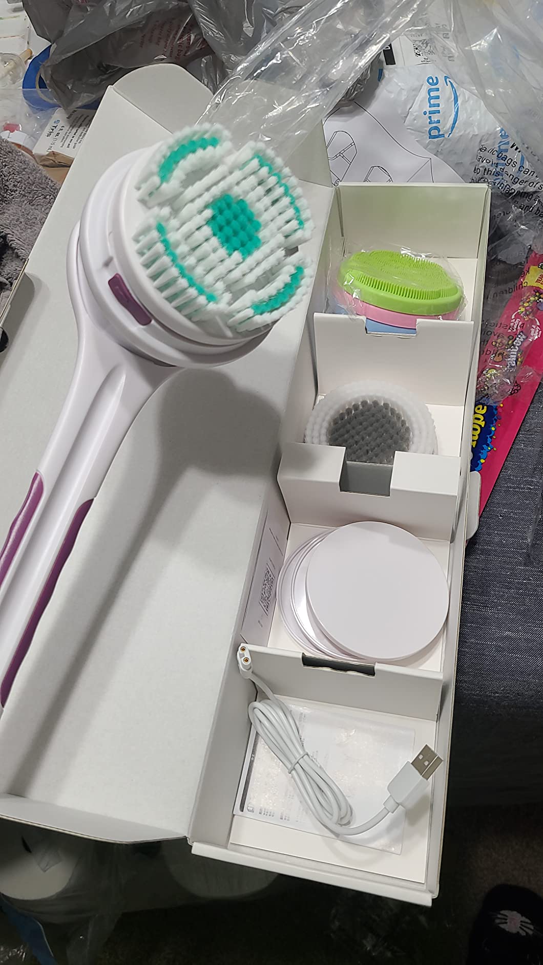 SoulBay Electric Body Brush with 5 Attachments: Rechargeable Back Brush IPX7 Long Handle Exfoliating Spin Scrubber for Shower Bathing Cleansing Wash Deep Cleaning customer photo 2