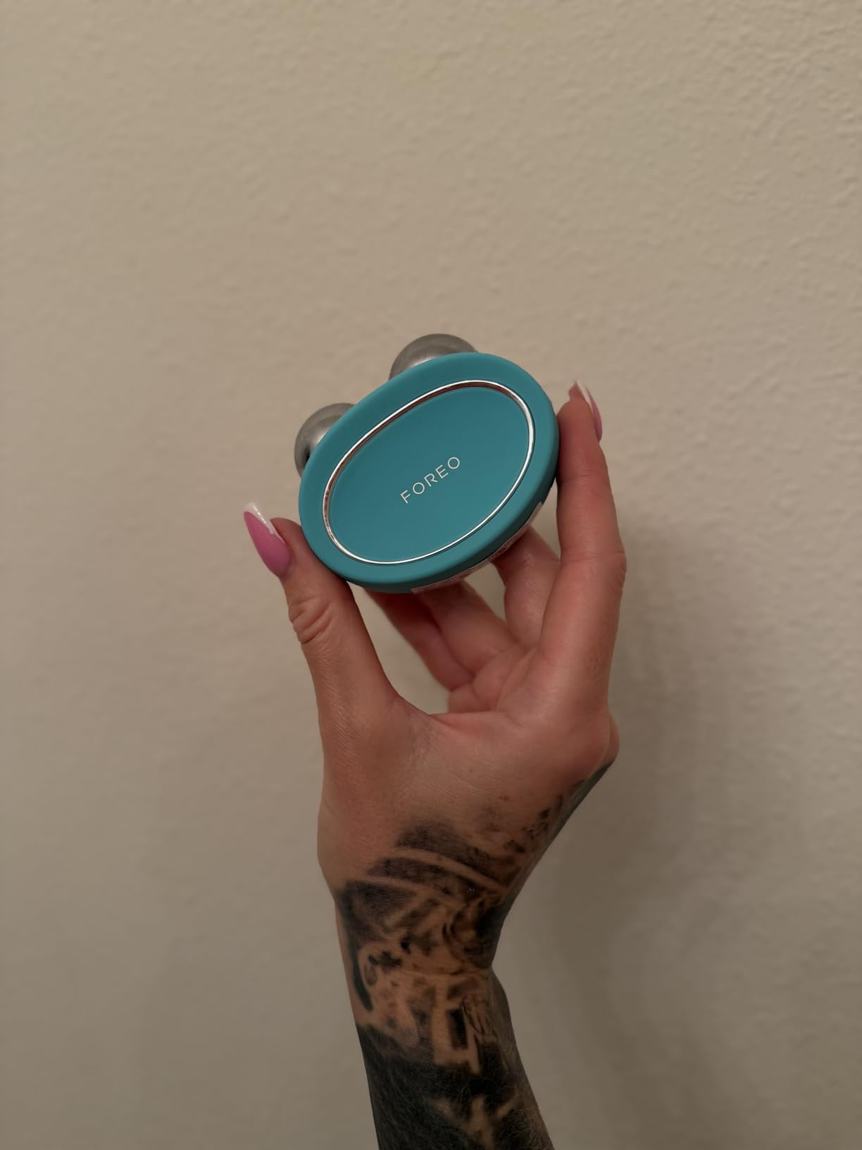 Foreo Bear Microcurrent Facial Device - Face Sculpting Tool - Instant Face Lift - Firm & Contour - Mint customer photo 1