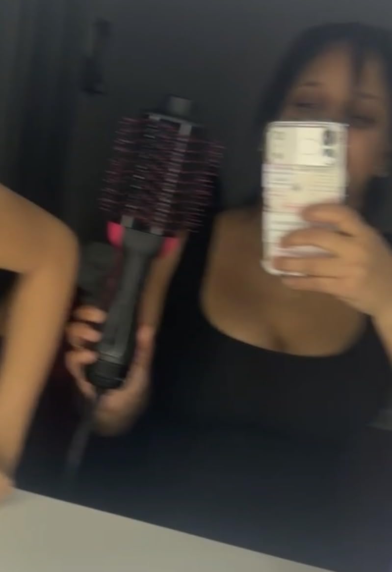 Revlon One-Step Volumizer Plus Hair Dryer and Styler | More Volume, Less Damage, and More Styling Control for Easy and Fast Salon-Style Blowouts, Plus Travel Friendly (Black) customer photo 2