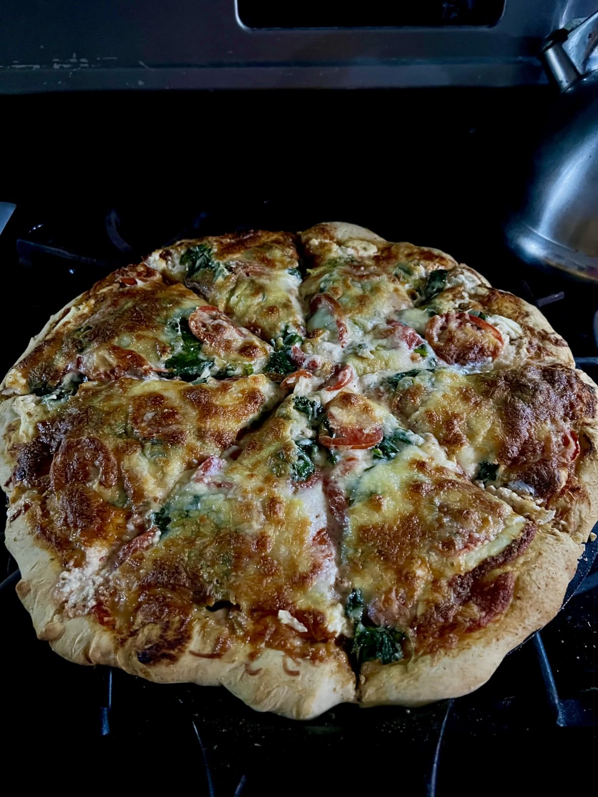 Lodge Seasoned Cast Iron Pizza Pan - Pre-Seasoned, Round Pizza Pan with Dual Assist Handles - Even Heat Distribution- PFAS-Free, Non-Toxic Cookware - Oven Safe - 15 Inch customer photo 2